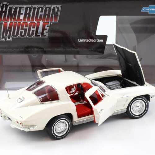 1:18 Auto World 1963 Chevrolet Corvette Z06 Coupe MCACN white - Image 4