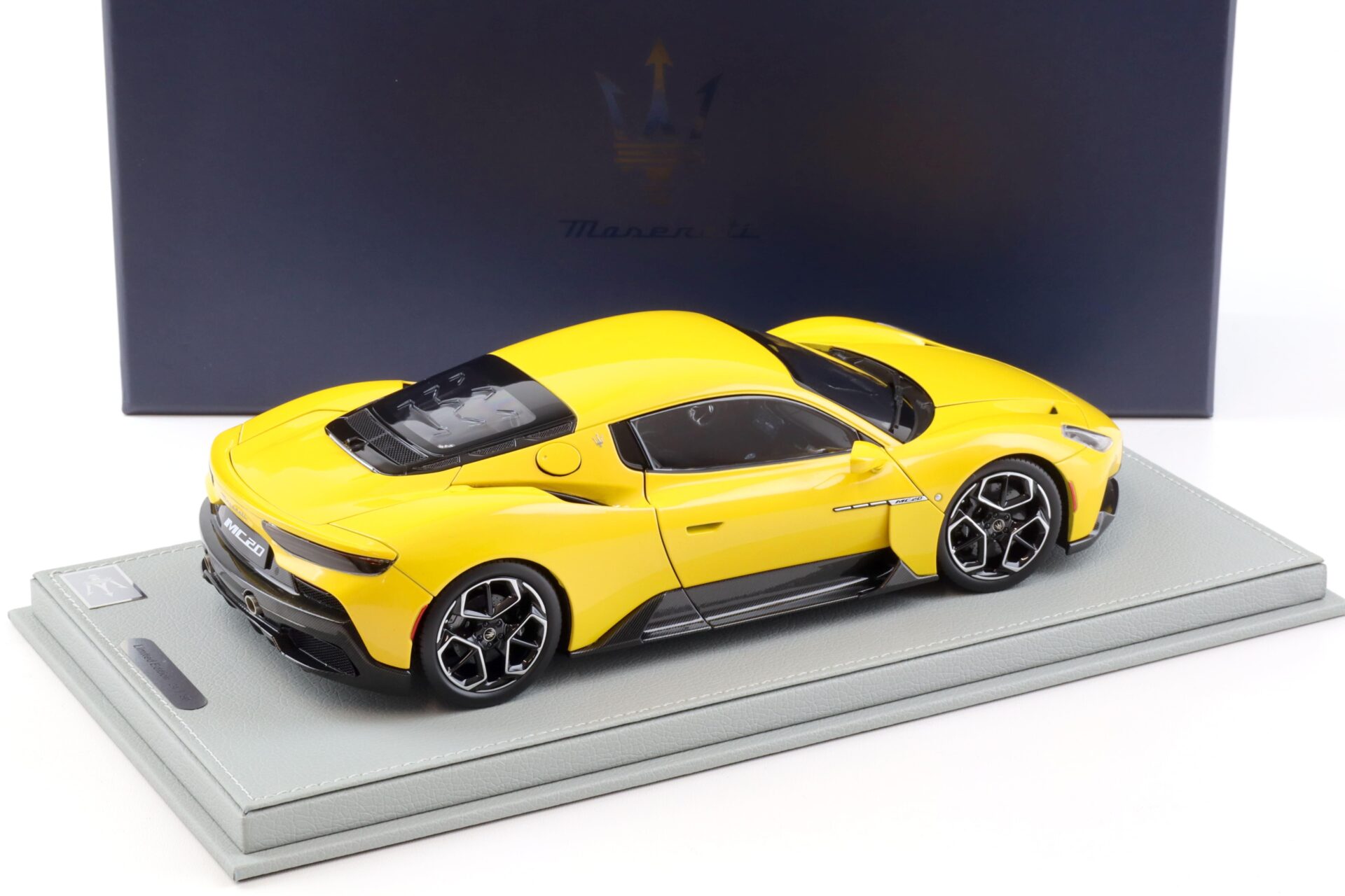 1:18 BBR Maserati MC20 Coupe 2020 Giallo Genio / Gloss black roof Die-Cast - Limited 50 pcs.