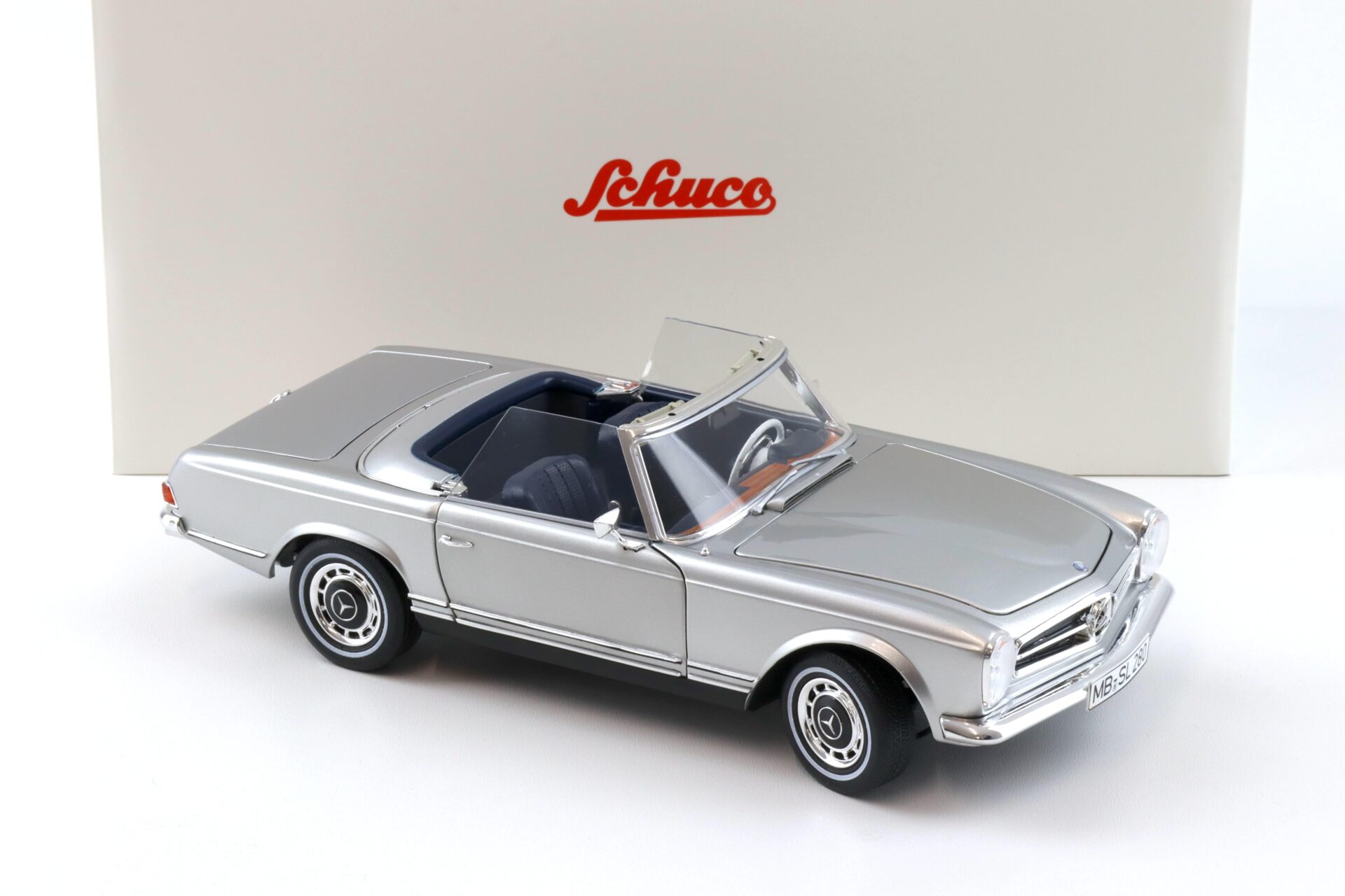 1:18 Schuco Mercedes 280 SL Pagode W113 with Hardtop silver/ blue interior