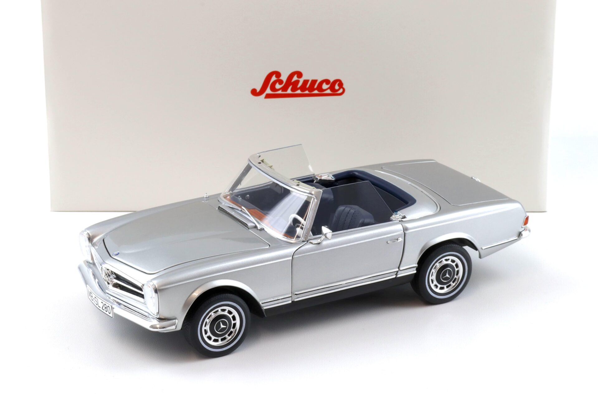 1:18 Schuco Mercedes 280 SL Pagode W113 with Hardtop silver/ blue interior
