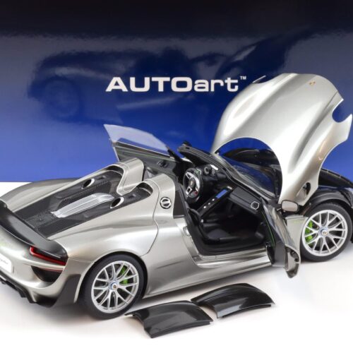 1:18 AUTOart Porsche 918 Spyder Weissach Package 2013 Liquid Metal silver 77922