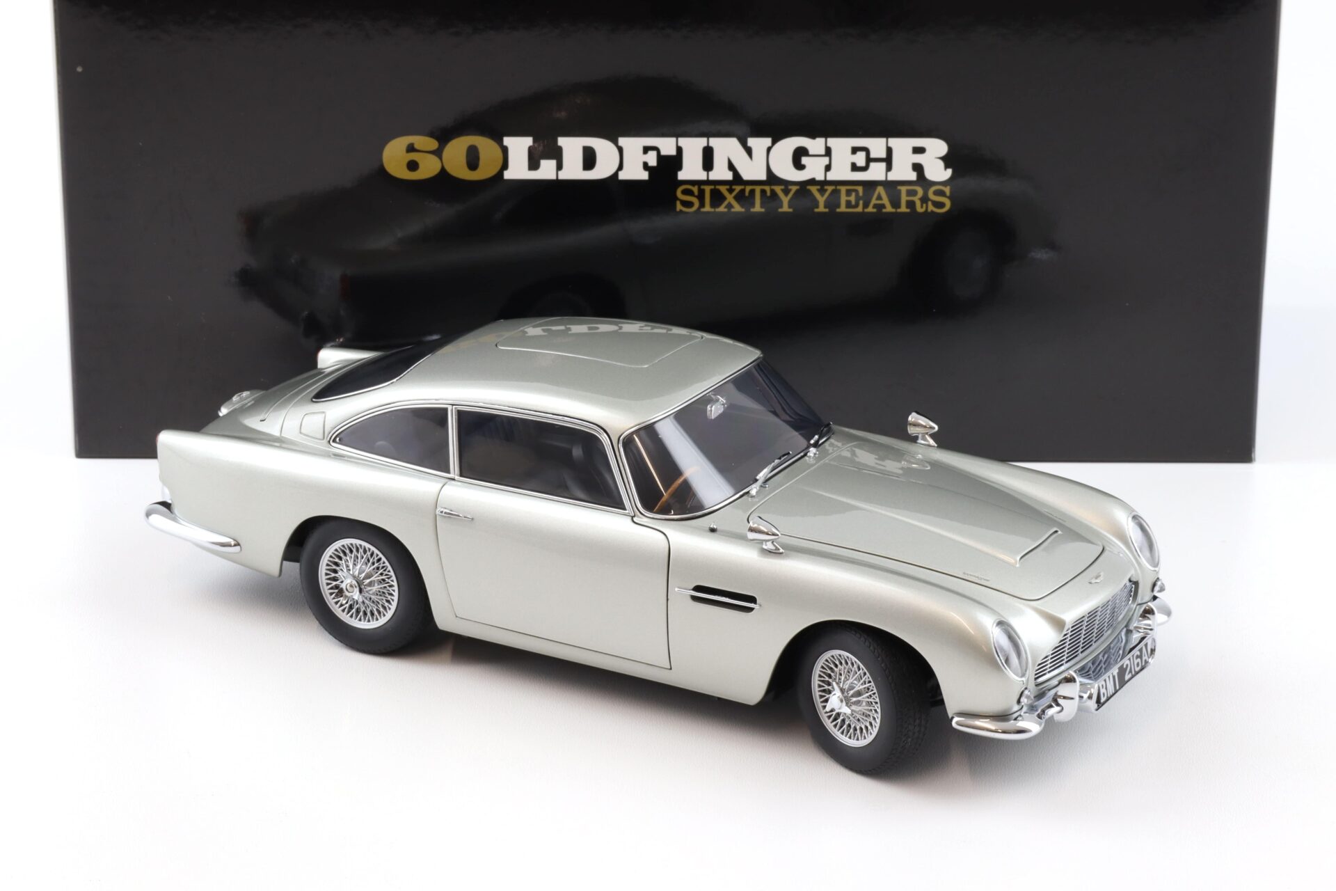 1:18 AUTOart Aston Martin DB5 James Bond 007 Goldfinger 60 Years silver 70296