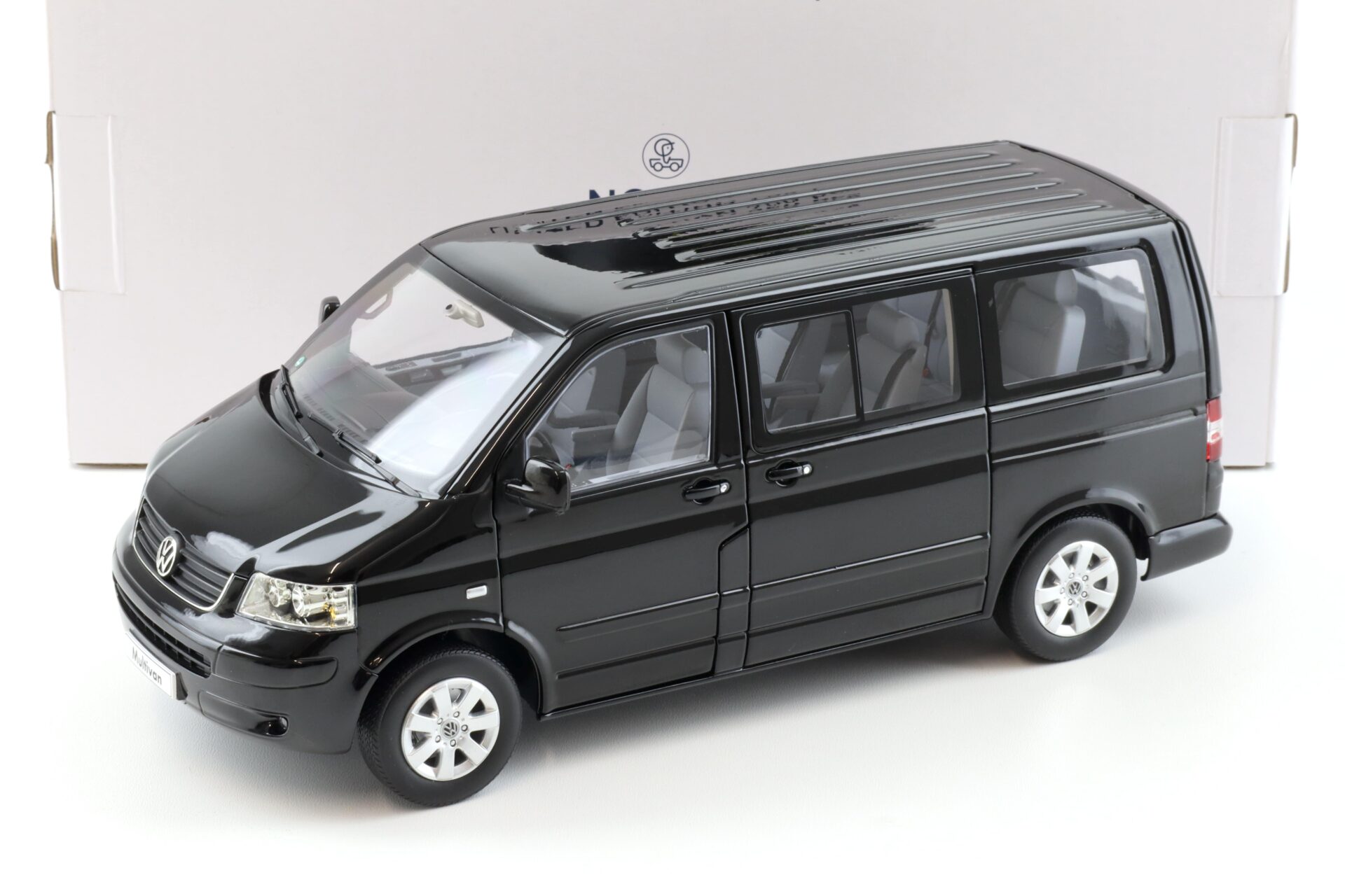 ID 95756 orig.jpg 1:18 Norev VW T5 Multivan 2003 black - Limited 1000 pcs.