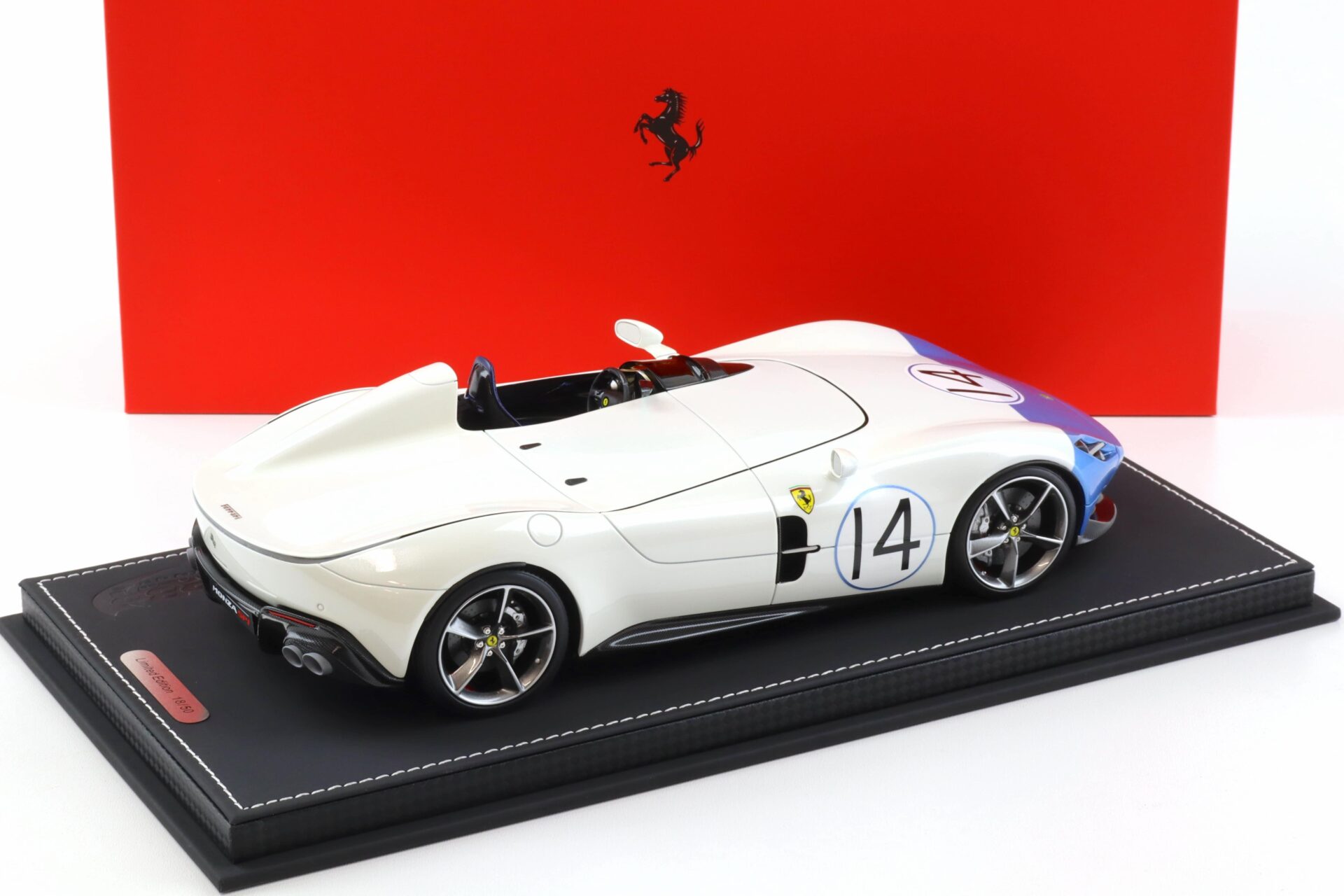 1:18 BBR Ferrari Monza SP1 Bianco Sanae / blue - Limited 50 pcs.