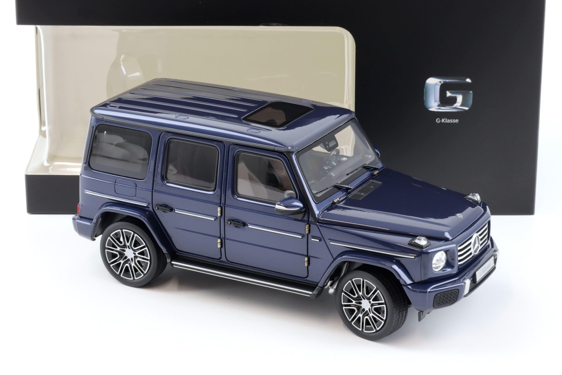 1:18 Norev Mercedes G-Klasse G500 AMG Line W463 sodalite blue 2024 DEALER VERSION