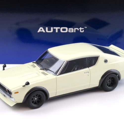 1:18 AUTOart Nissan Skyline 2000 GT-R (KPGC110) Tuned Version white 77467