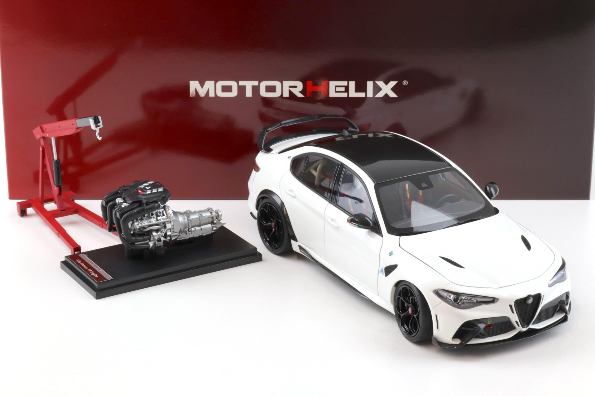 1:18 Motorhelix Alfa Romeo Giulia GTAm Bianco Trofed white + engine Die-Cast M89006