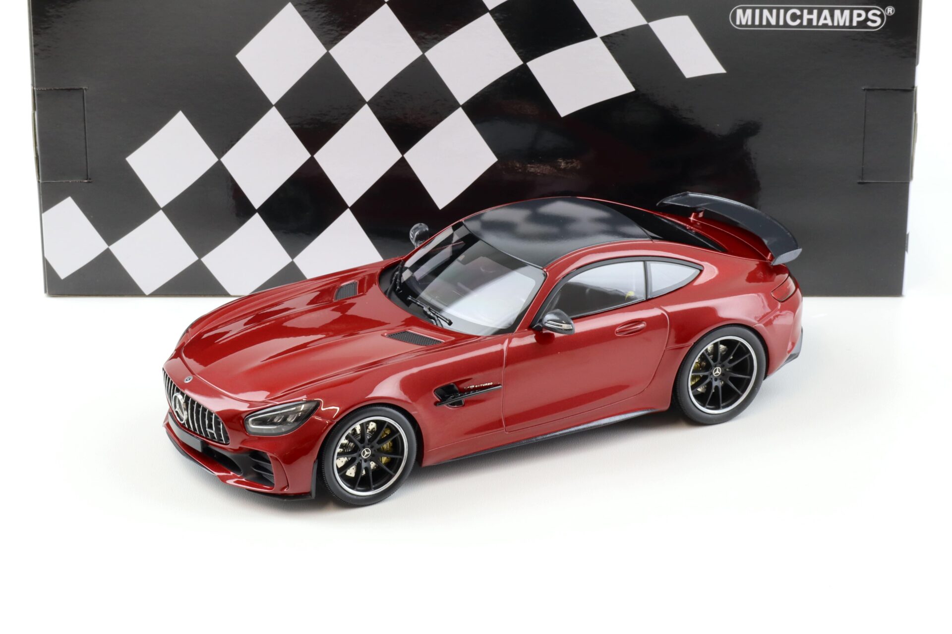 1:18 Minichamps Mercedes AMG GT-R Coupe 2021 red metallic