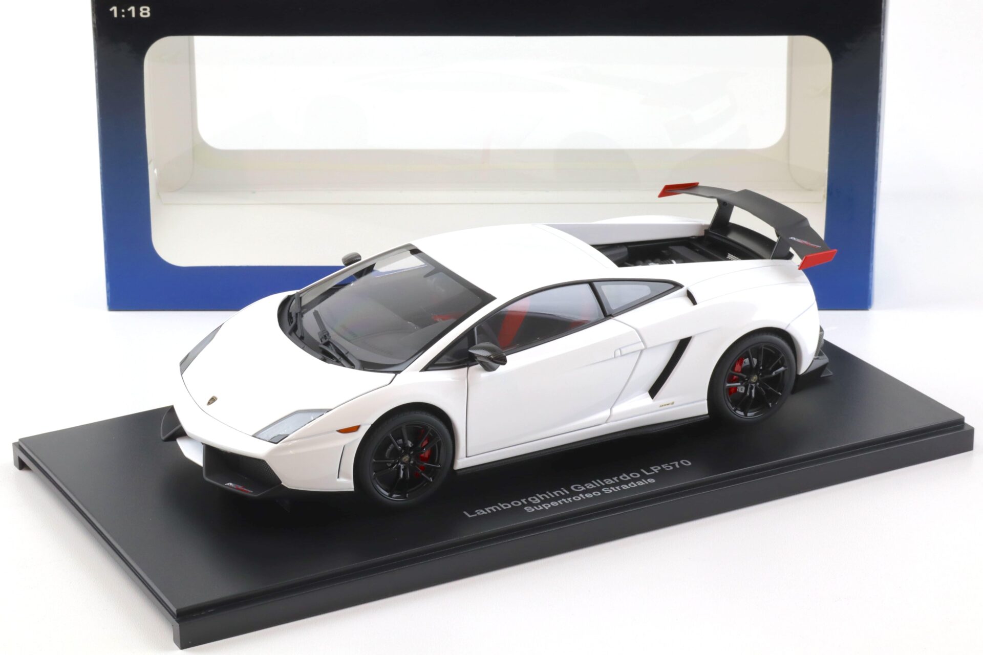 1:18 AUTOart Lamborghini Gallardo LP570 Supertrofeo Stradale Bianco Monocerus/ white