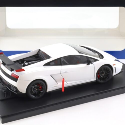 1:18 AUTOart Lamborghini Gallardo LP570 Supertrofeo Stradale Bianco Monocerus/ white