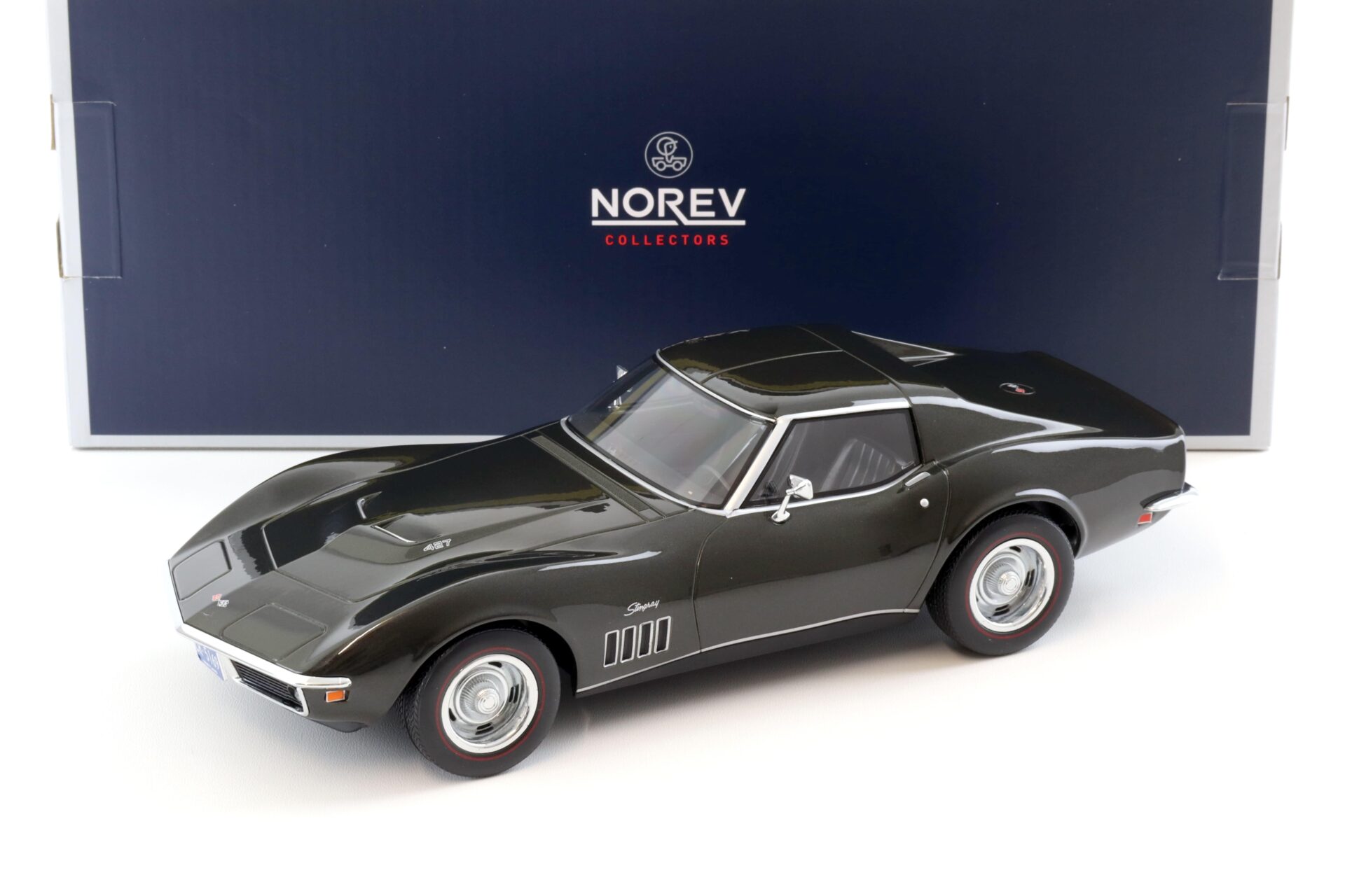 1:18 Norev Chevrolet Corvette C3 Coupe 1969 dark green metallic