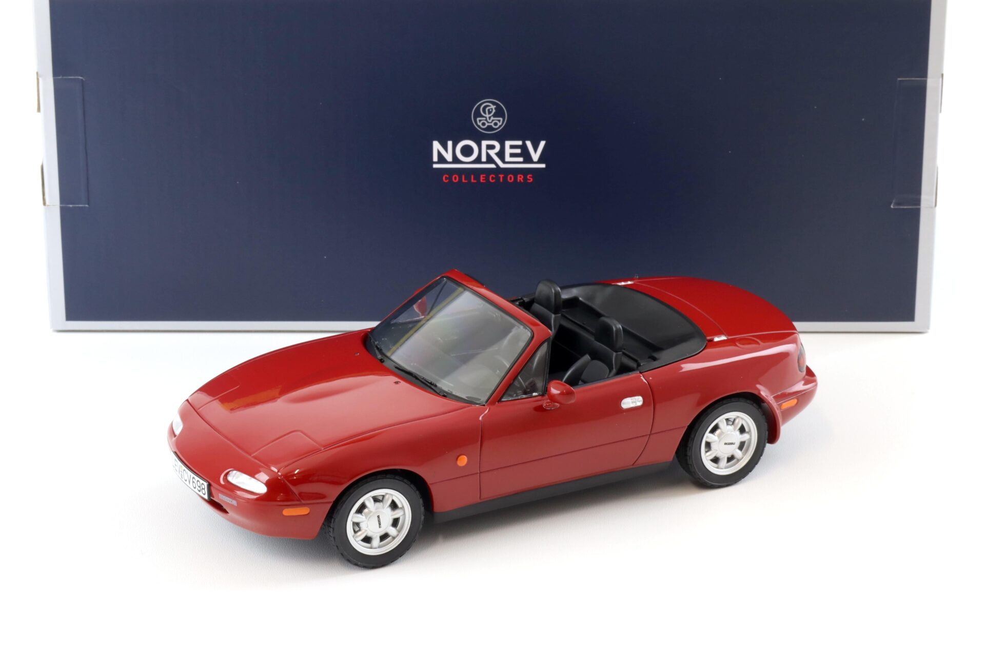 1:18 Norev Mazda MX-5 Roadster with Hardtop 1989 red 188020