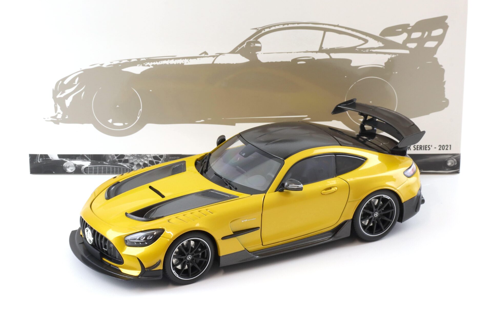 1:18 Minichamps Mercedes AMG GT Black Series 2021 Solarbeam yellow