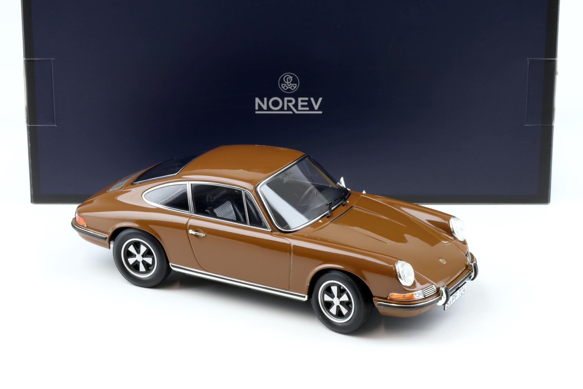 1:18 Norev Porsche 911 T Coupe 1969 brown - Limited 400 pcs.