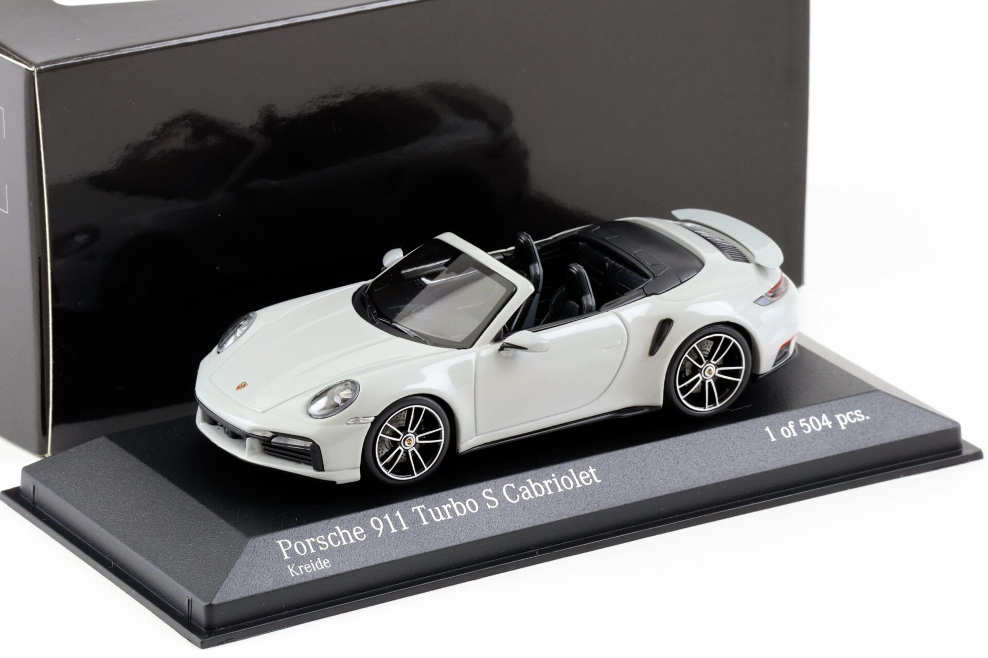 1:43 Minichamps Porsche 911 992 Turbo S Cabriolet 2020 Chalk grey