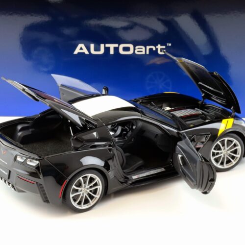 1:18 AUTOart Chevrolet Corvette C7 Grand Sport black/ white stripes 71273