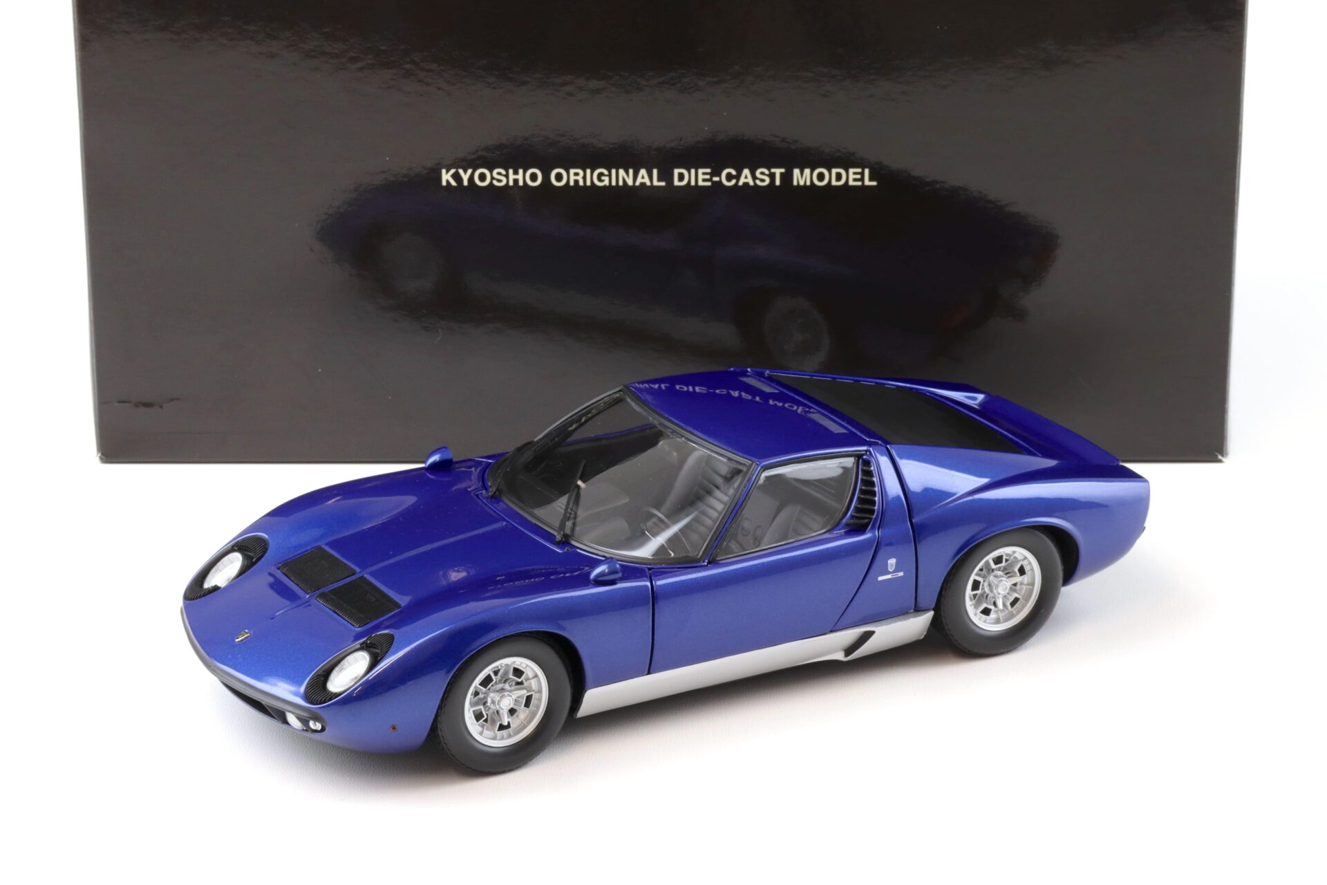 ID 97329 orig 1.jpg 1:18 Kyosho Lamborghini Miura P400 Coupe blue metallic 08312BM