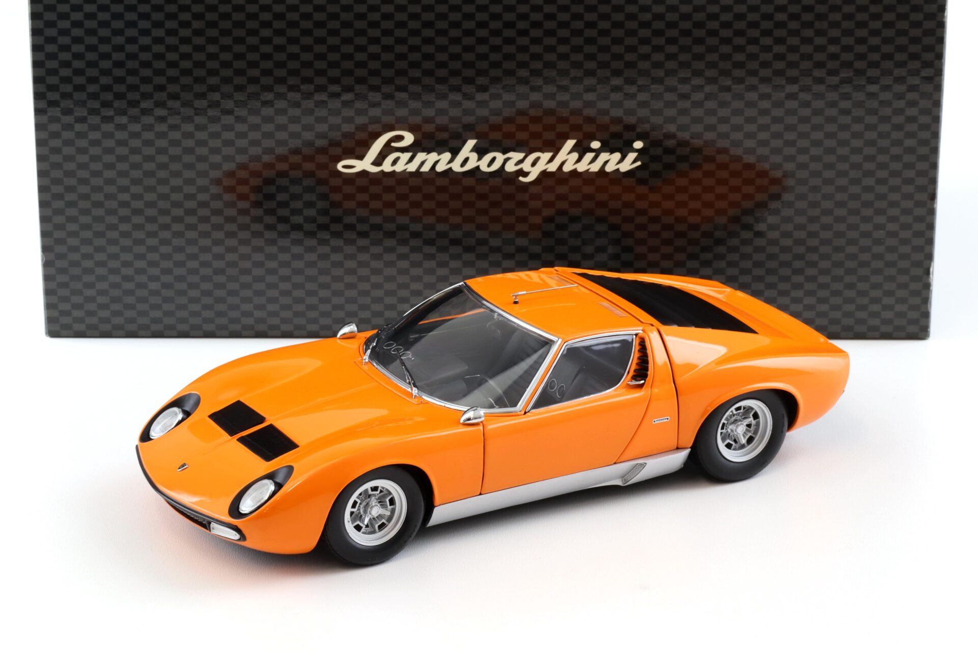 ID 97339 orig 1.jpg 1:18 Kyosho Lamborghini Miura P400 SV Coupe orange 08313P