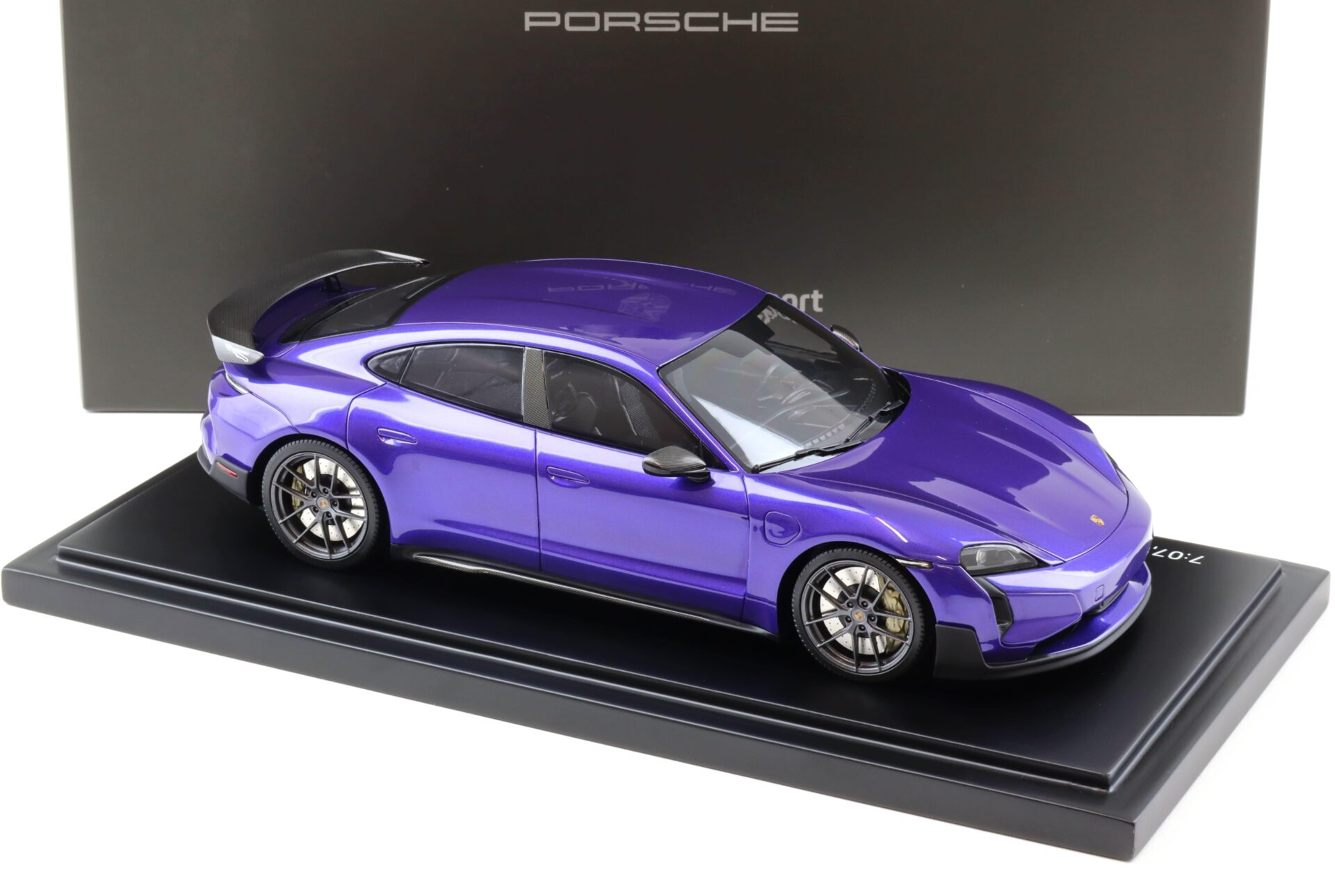 1:18 Minichamps Porsche Taycan Turbo GT Weissach Package purple sky metallic WAP DEALER