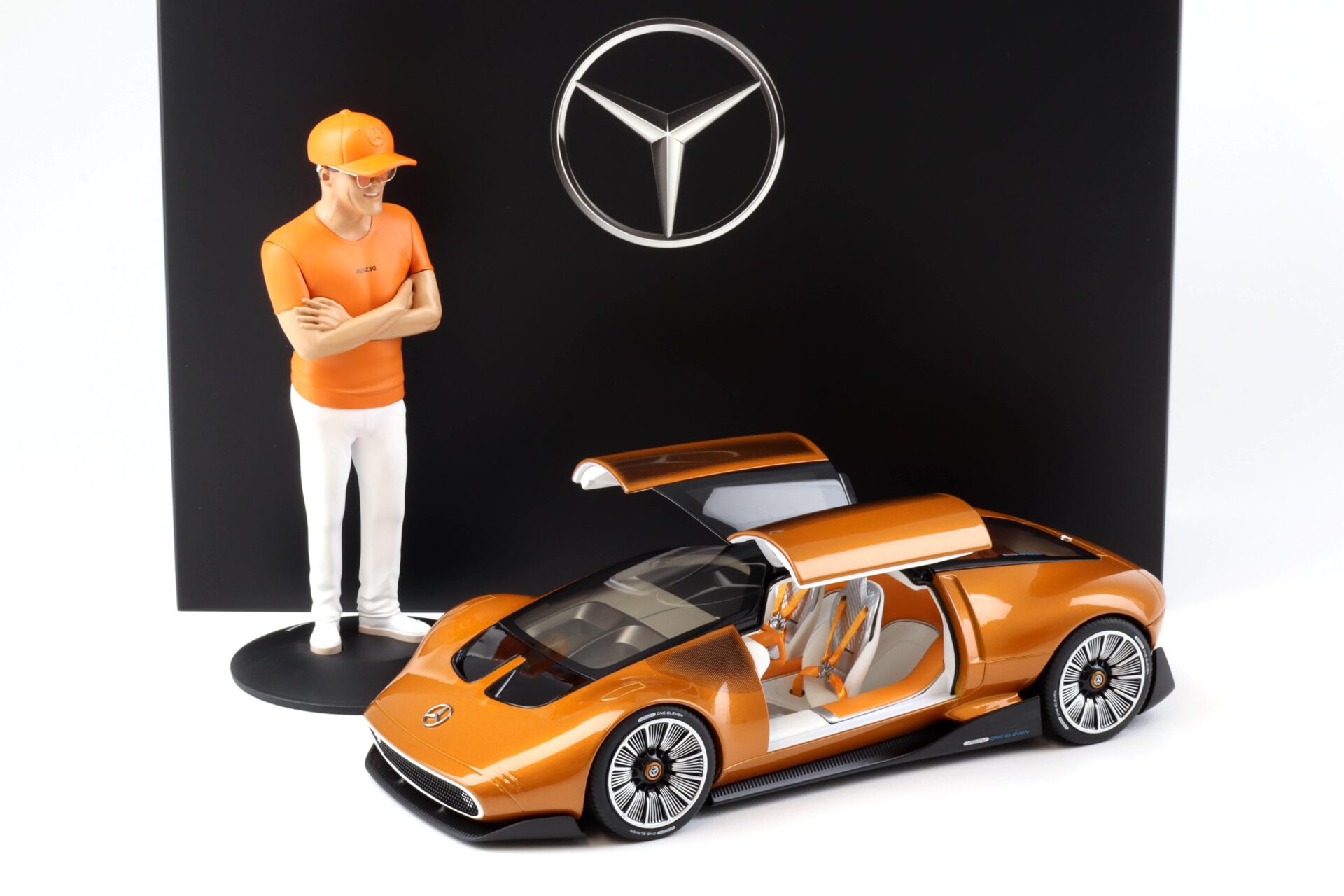 1:18 NZG Mercedes Vision ONE-ELEVEN orange with Figur Gorden Wagener DEALER VERSION