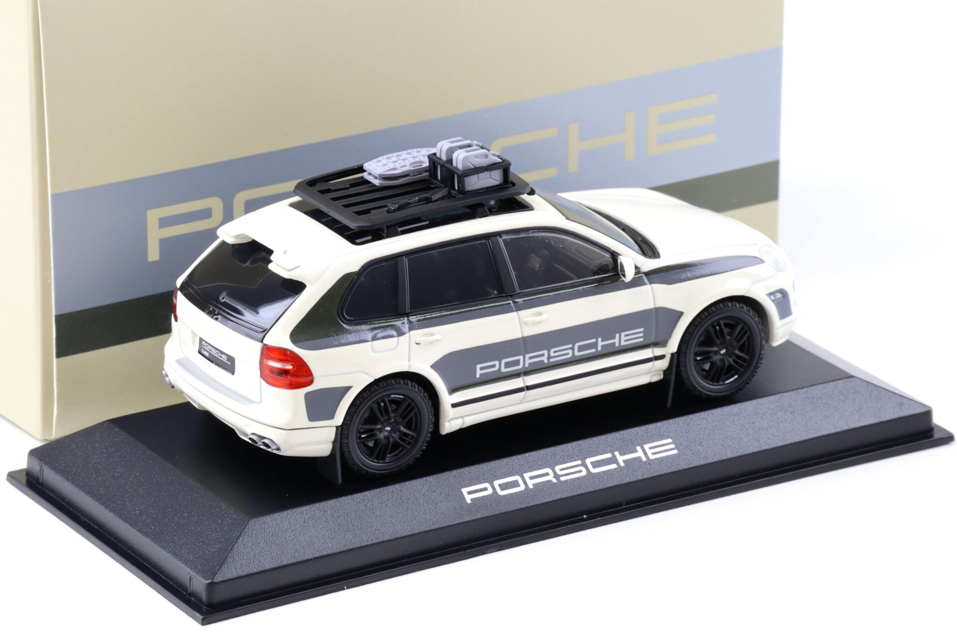 1:43 Minichamps Porsche Cayenne GTS (E1) ShowCar white WAP DEALER