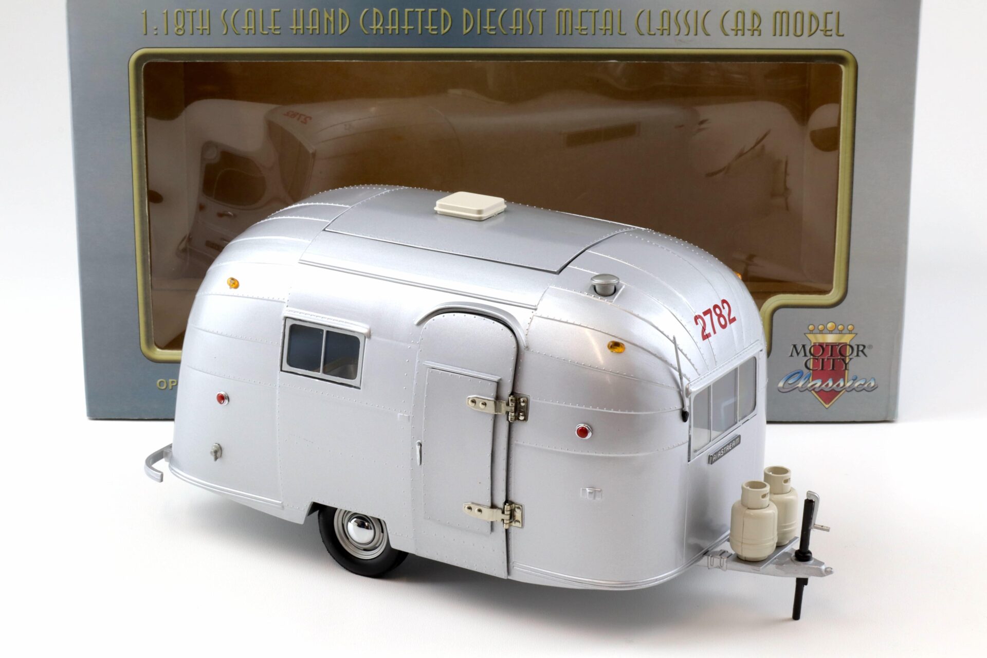 1:18 Motor City Classics AIRSTREAM Trailer Camper Wohnwagen silver 92005