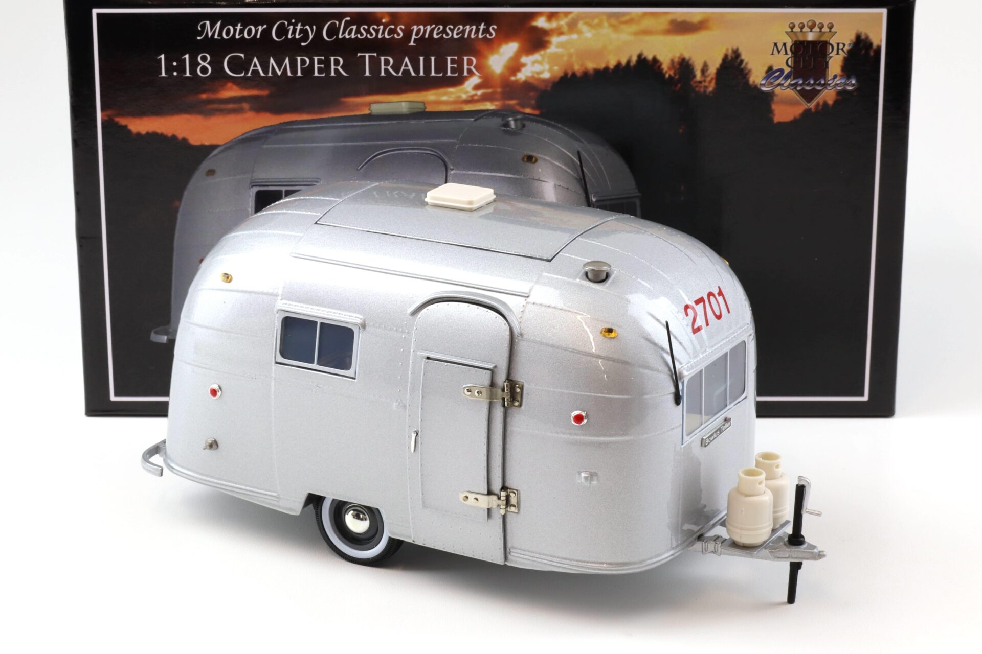1:18 Motor City Classics Bowlus Teller Airstream Camper Wohnwagen silver 88101