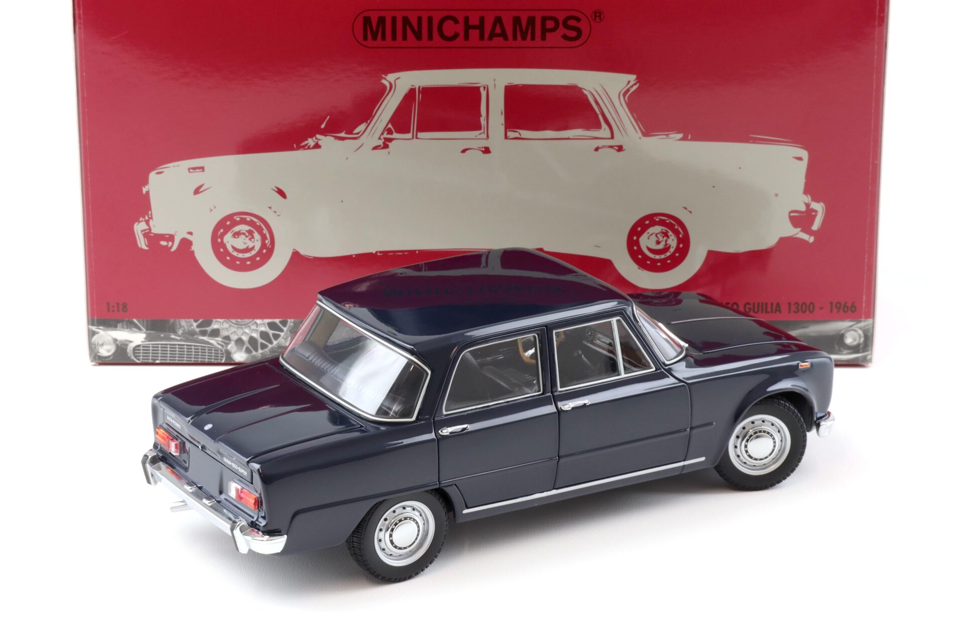 1:18 Minichamps Alfa Romeo Giulia 1300 dark blue 1966