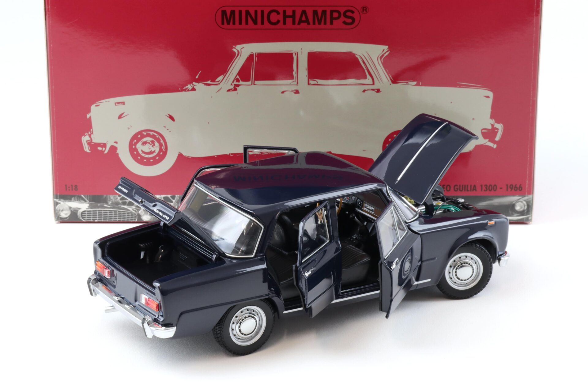 1:18 Minichamps Alfa Romeo Giulia 1300 dark blue 1966