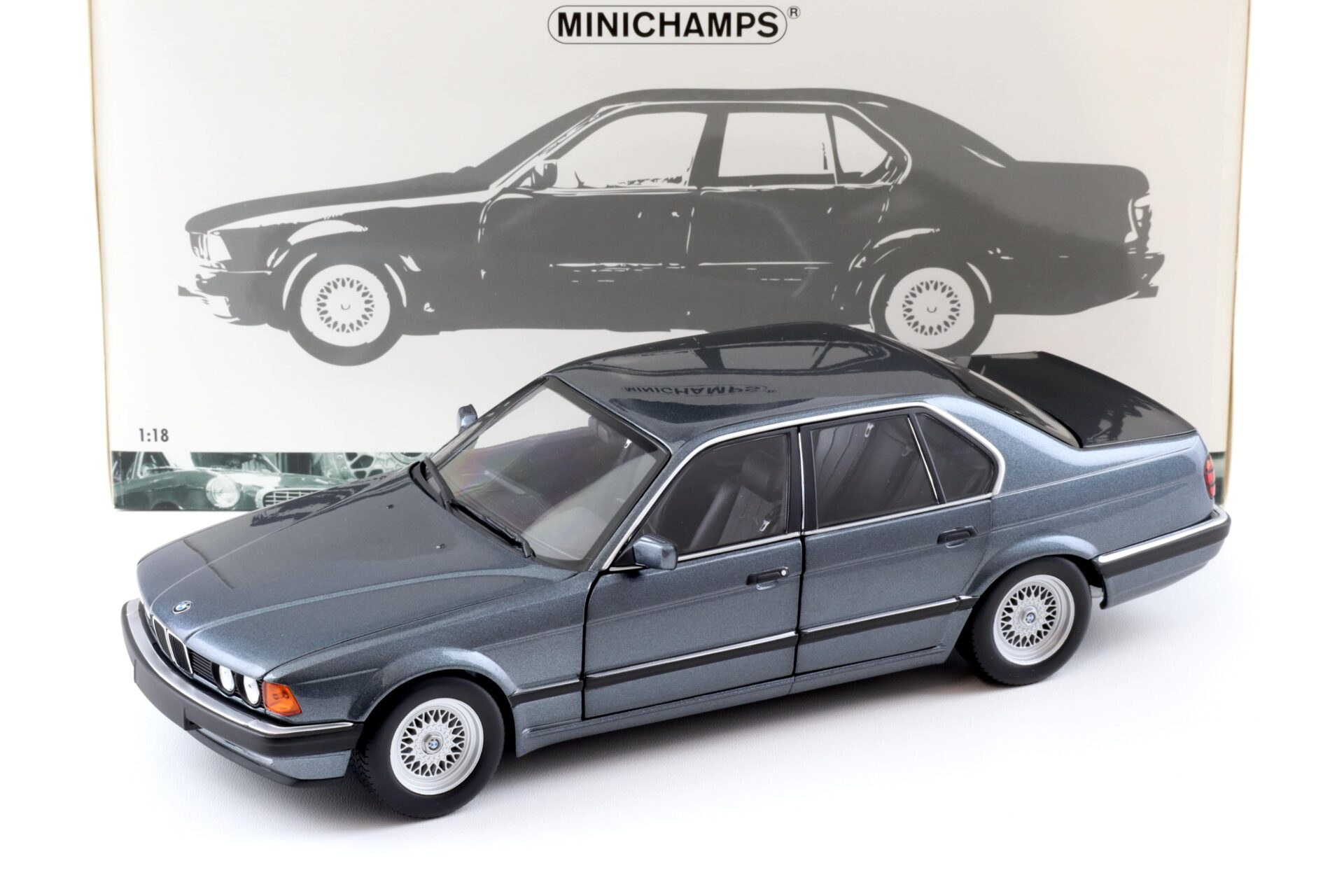 1:18 Minichamps BMW 730i E32 Limousine 1986 grey metallic