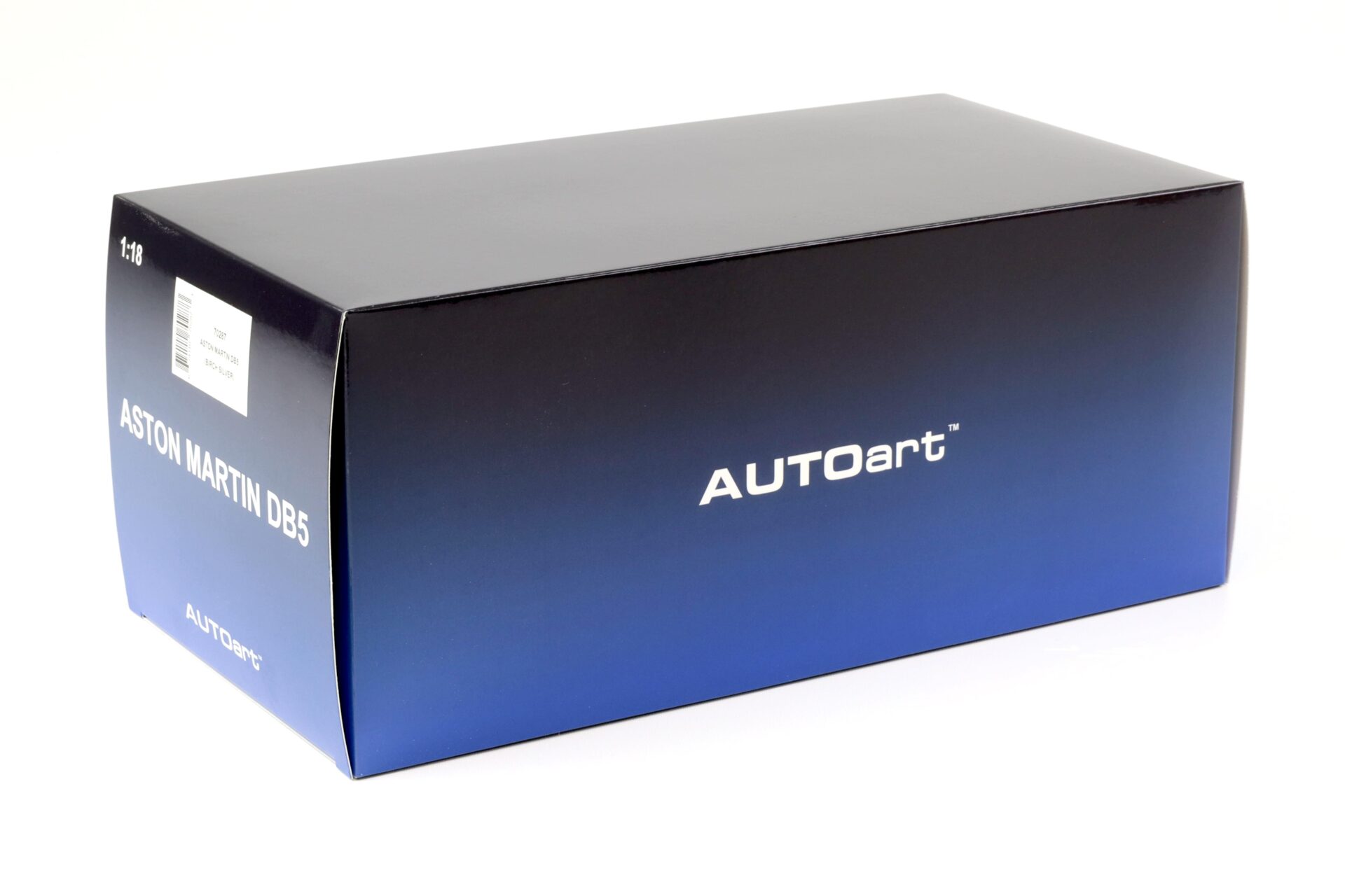 1:18 AUTOart Aston Martin DB5 Coupe 1964 Birch silver 70287