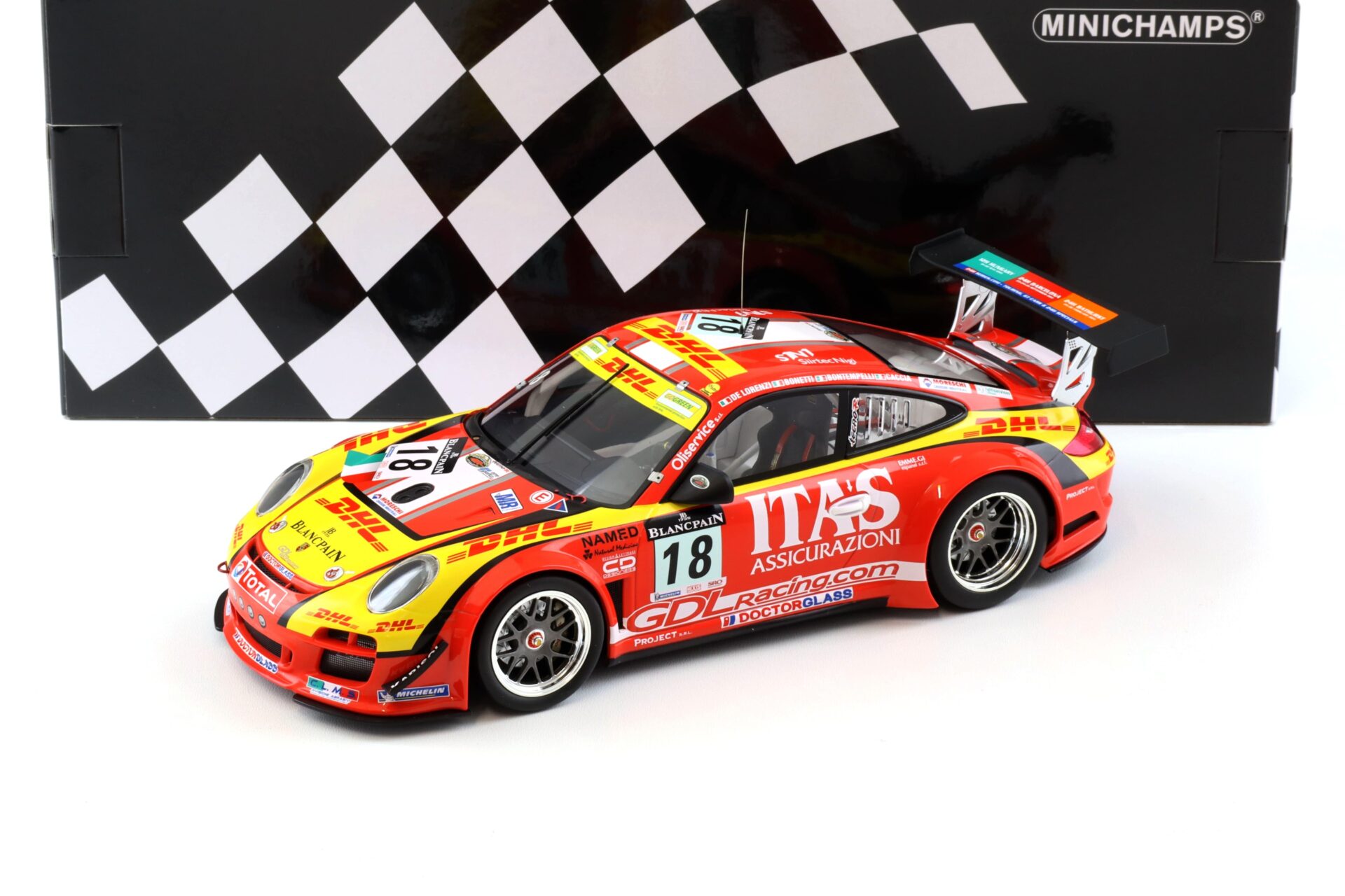 1:18 Minichamps Porsche 911 997 GT3 R De Lorenzi Racing 24h Spa 2011 DHL ITAÂ´s #18