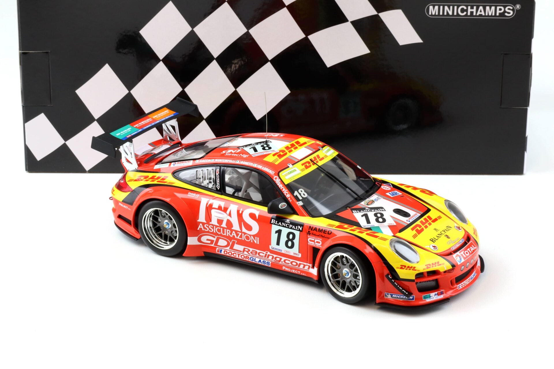 1:18 Minichamps Porsche 911 997 GT3 R De Lorenzi Racing 24h Spa 2011 DHL ITAÂ´s #18