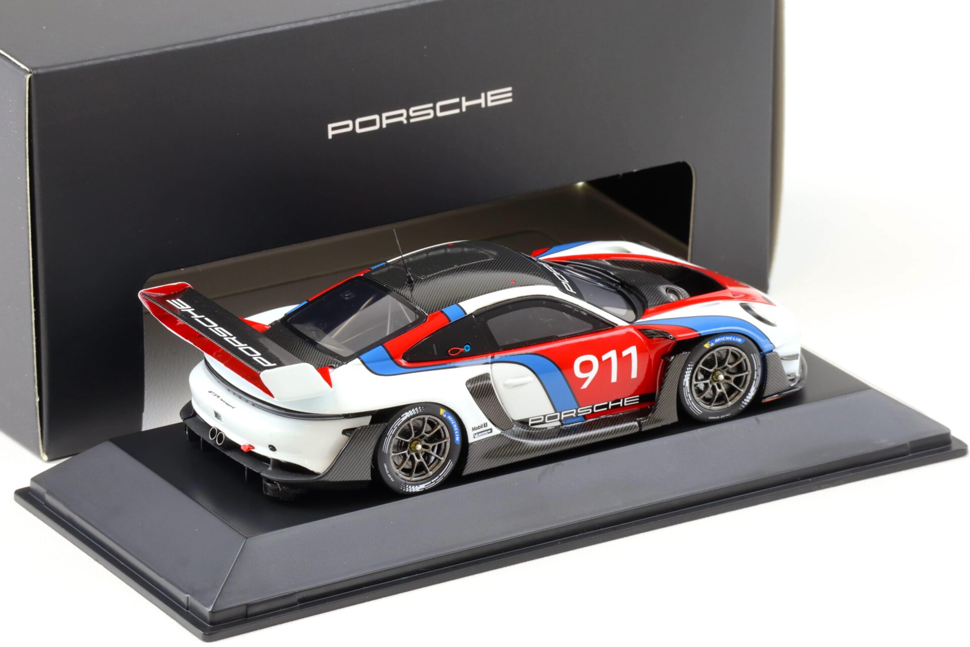 1:43 Spark Porsche 911 992 GT3 R Rennsport #911 white/red/blue WAP DEALER