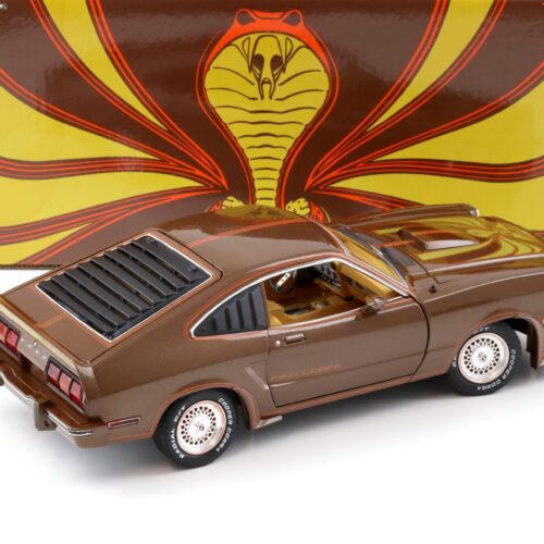 1:18 Greenlight 1978 Ford Mustang II King Cobra brown metallic/ orange-gold stripes