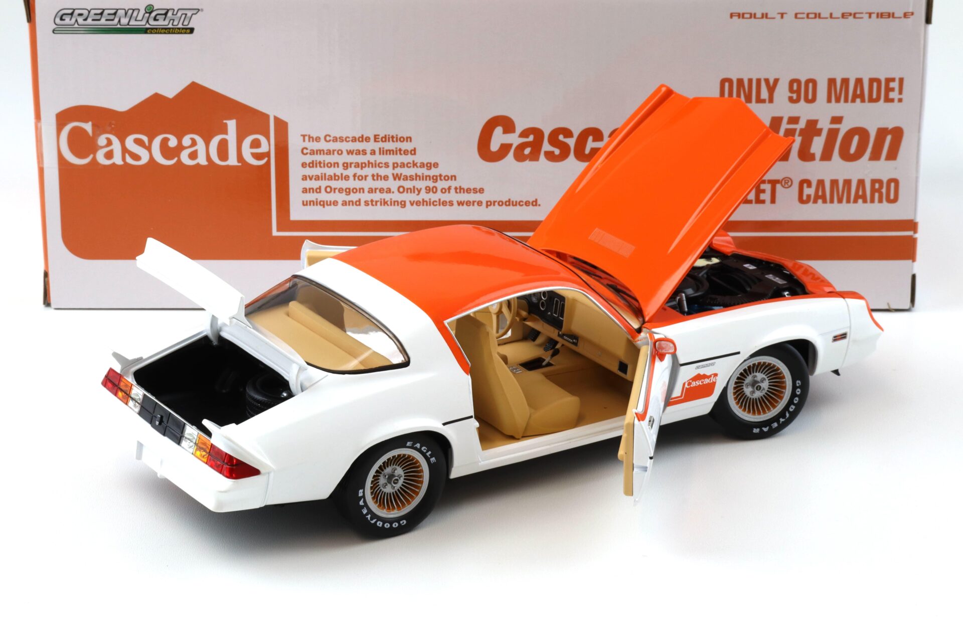 1:18 Greenlight 1979 Chevrolet Camaro Cascade Edition white/ orange
