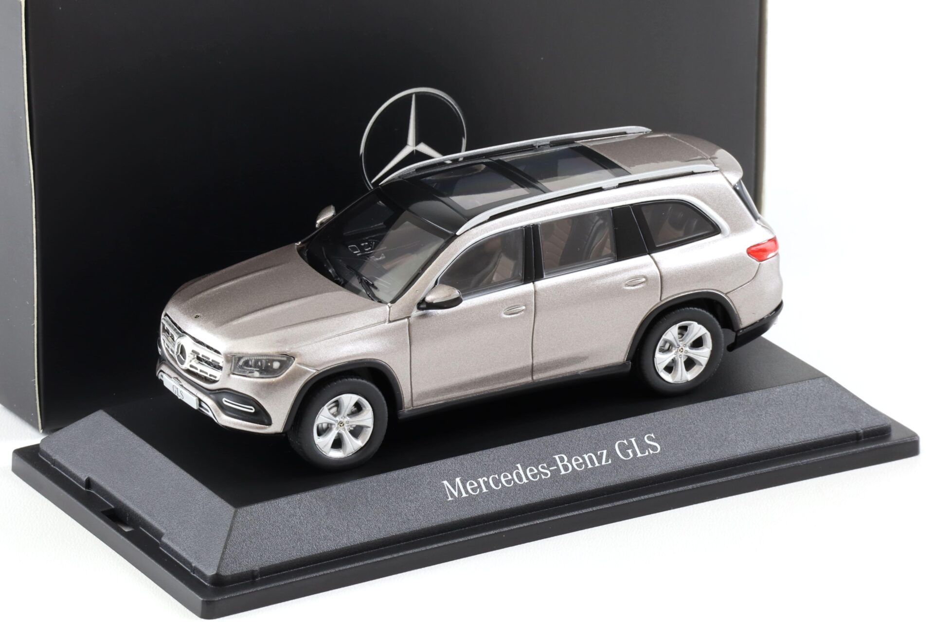 1:43 Z-Models Mercedes GLS X167 Mojave silver 2019 DEALER VERSION