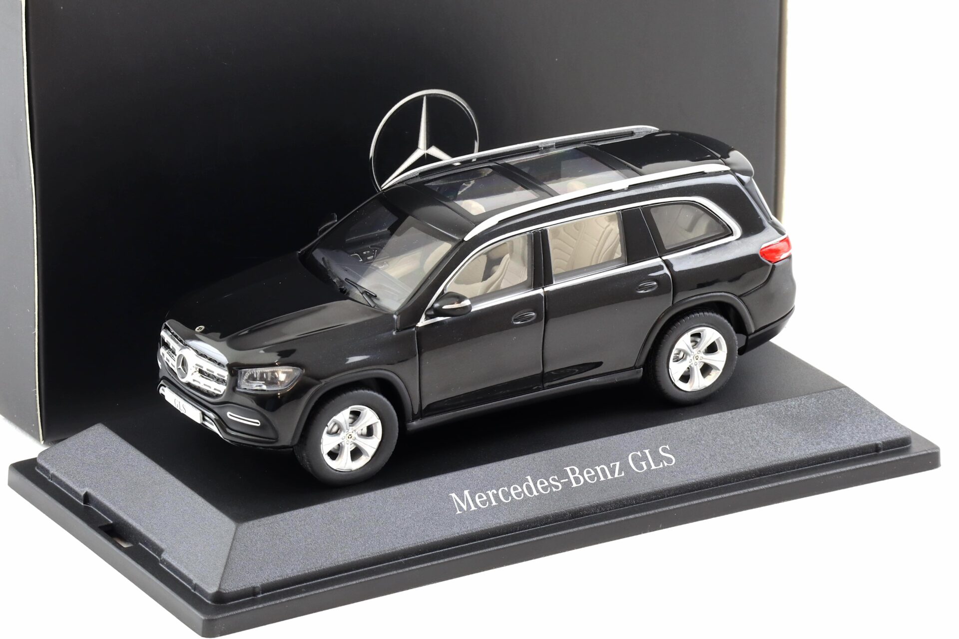 1:43 Z-Models Mercedes GLS X167 obsidian black 2019 DEALER VERSION