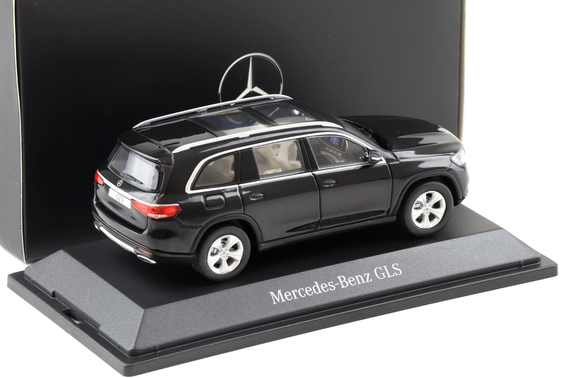 1:43 Z-Models Mercedes GLS X167 obsidian black 2019 DEALER VERSION