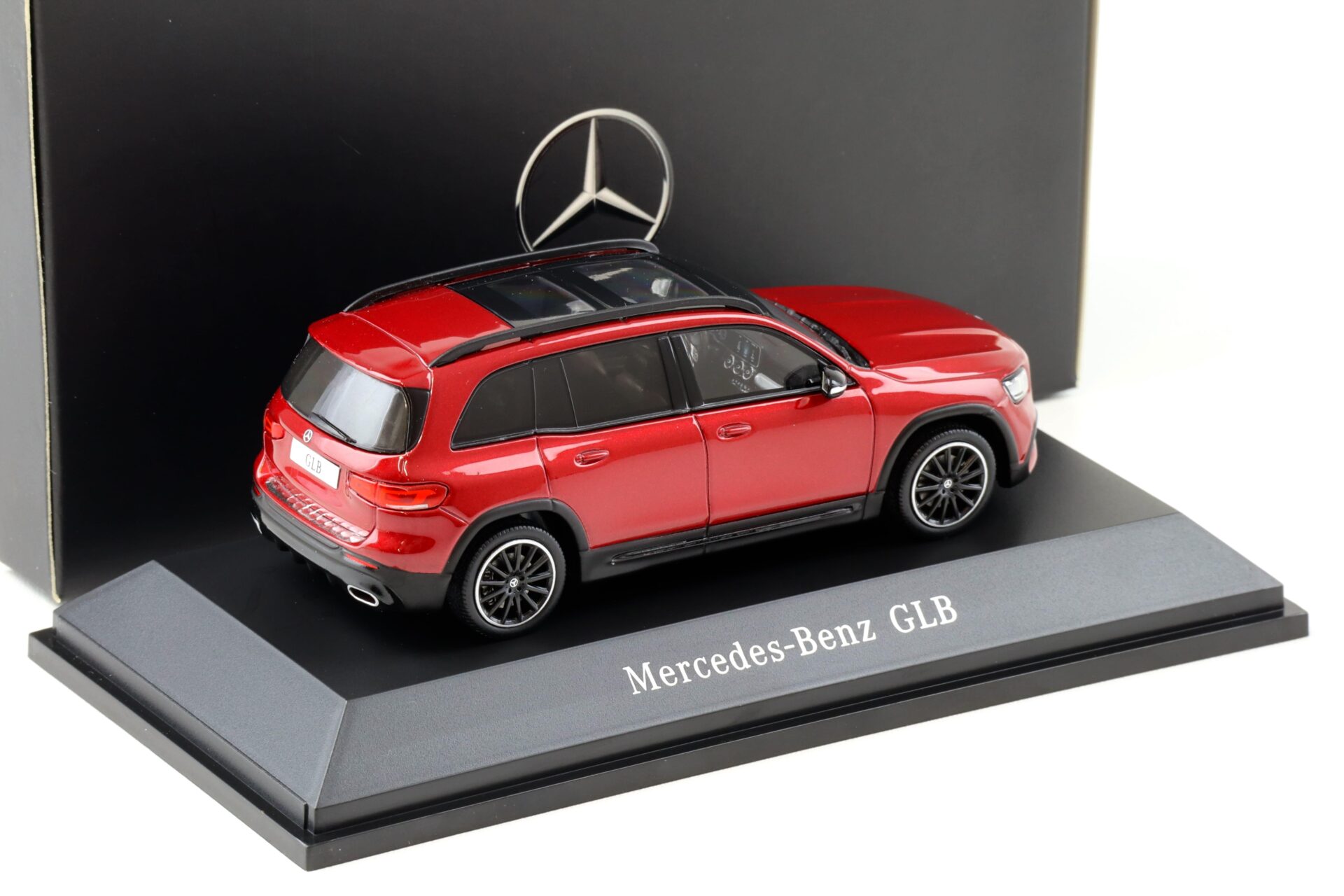 1:43 Spark Mercedes GLB X247 designo Patagonia red bright 2019 DEALER VERSION