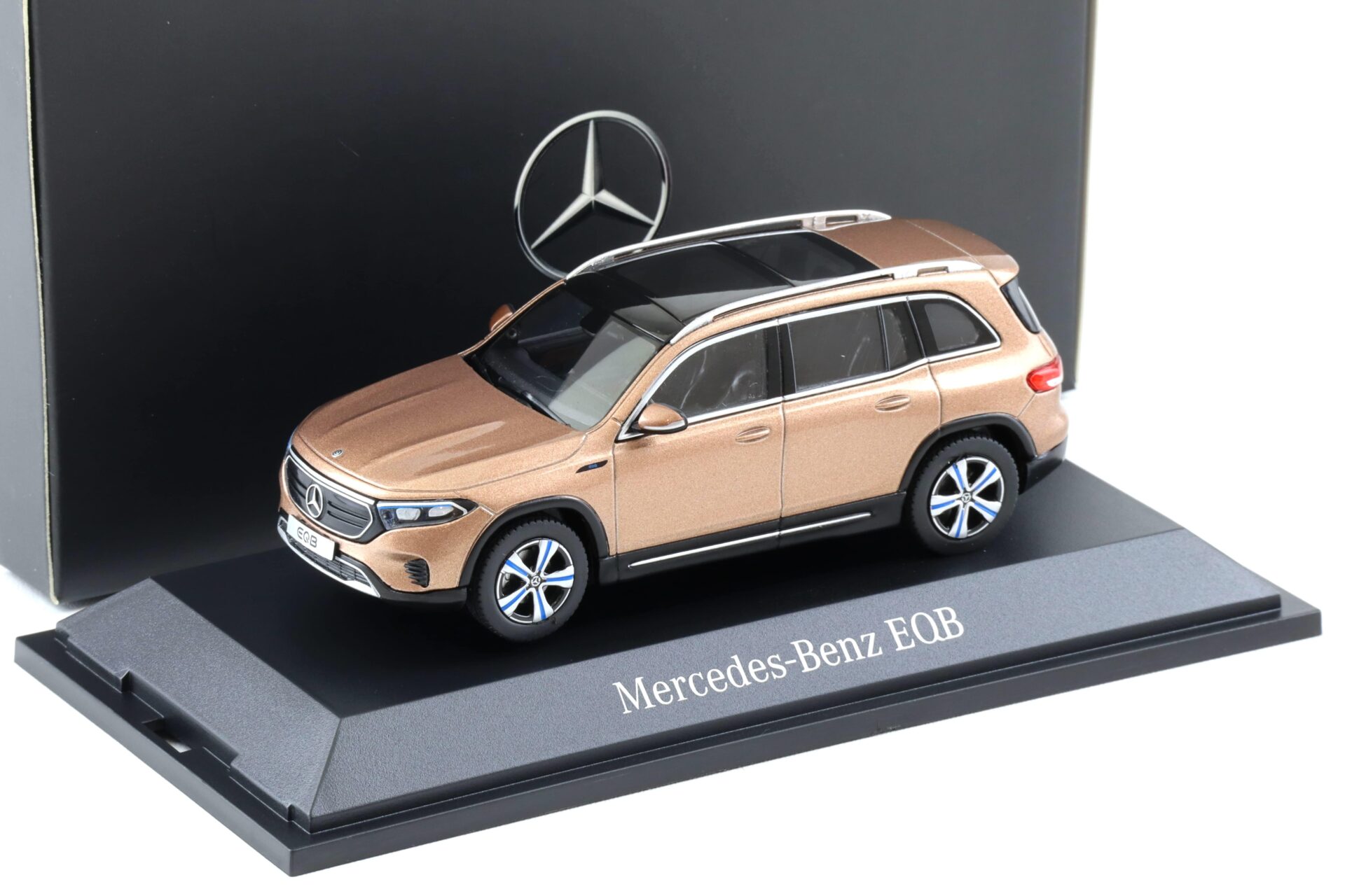 1:43 Herpa Mercedes EQB 2021 rose gold metallic DEALER VERSION