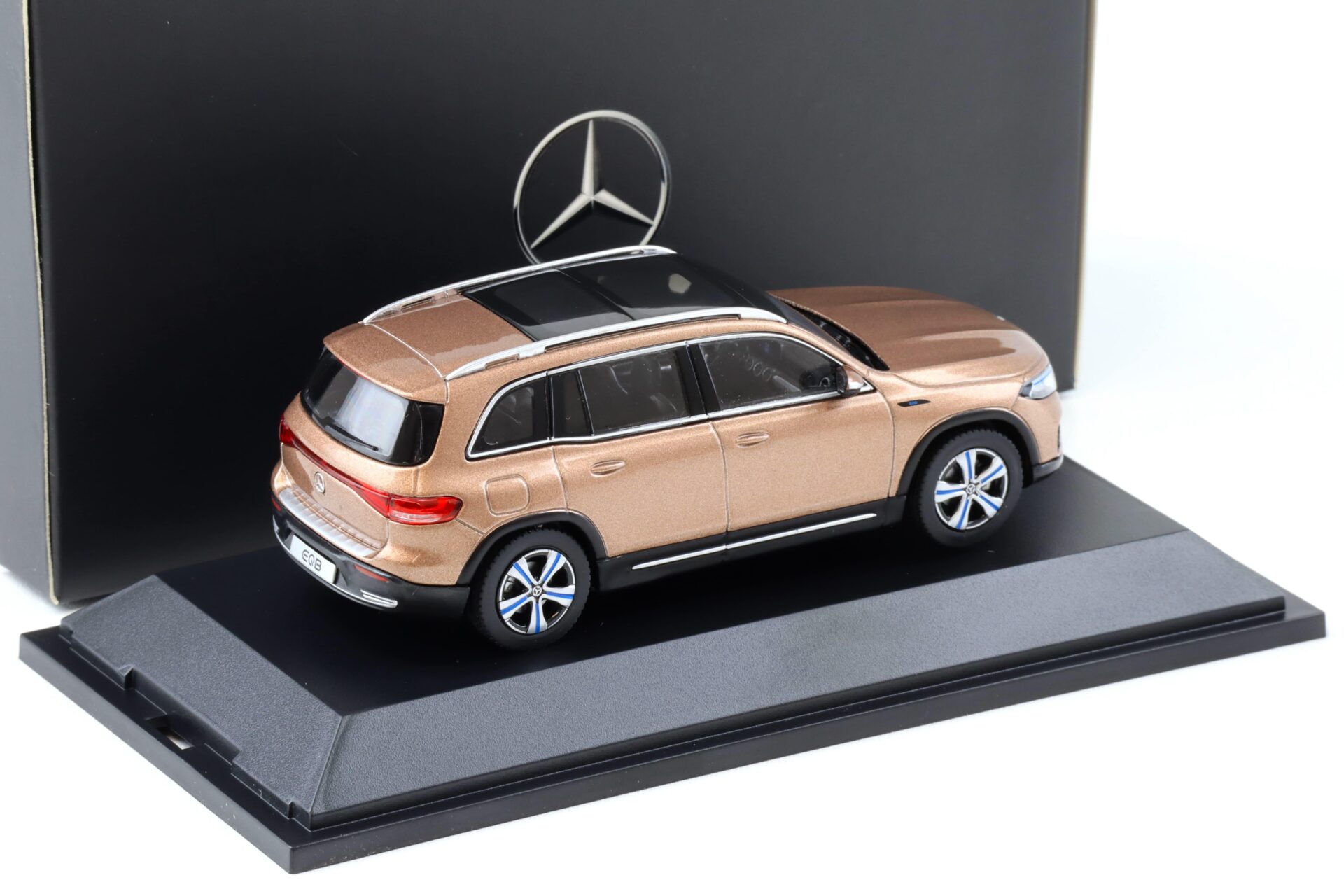 1:43 Herpa Mercedes EQB 2021 rose gold metallic DEALER VERSION