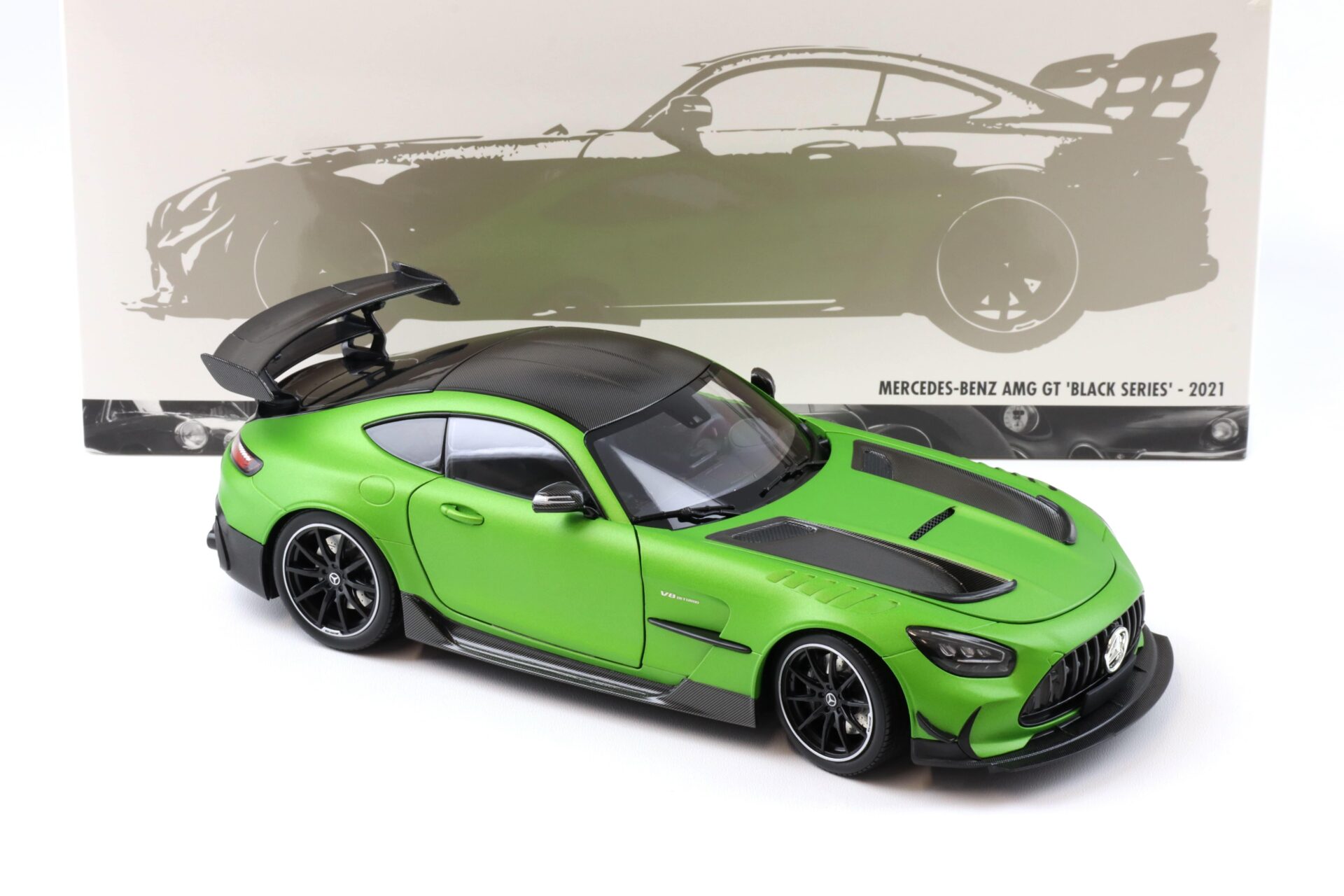 1:18 Minichamps Mercedes AMG GT Black Series 2021 green Hell magno