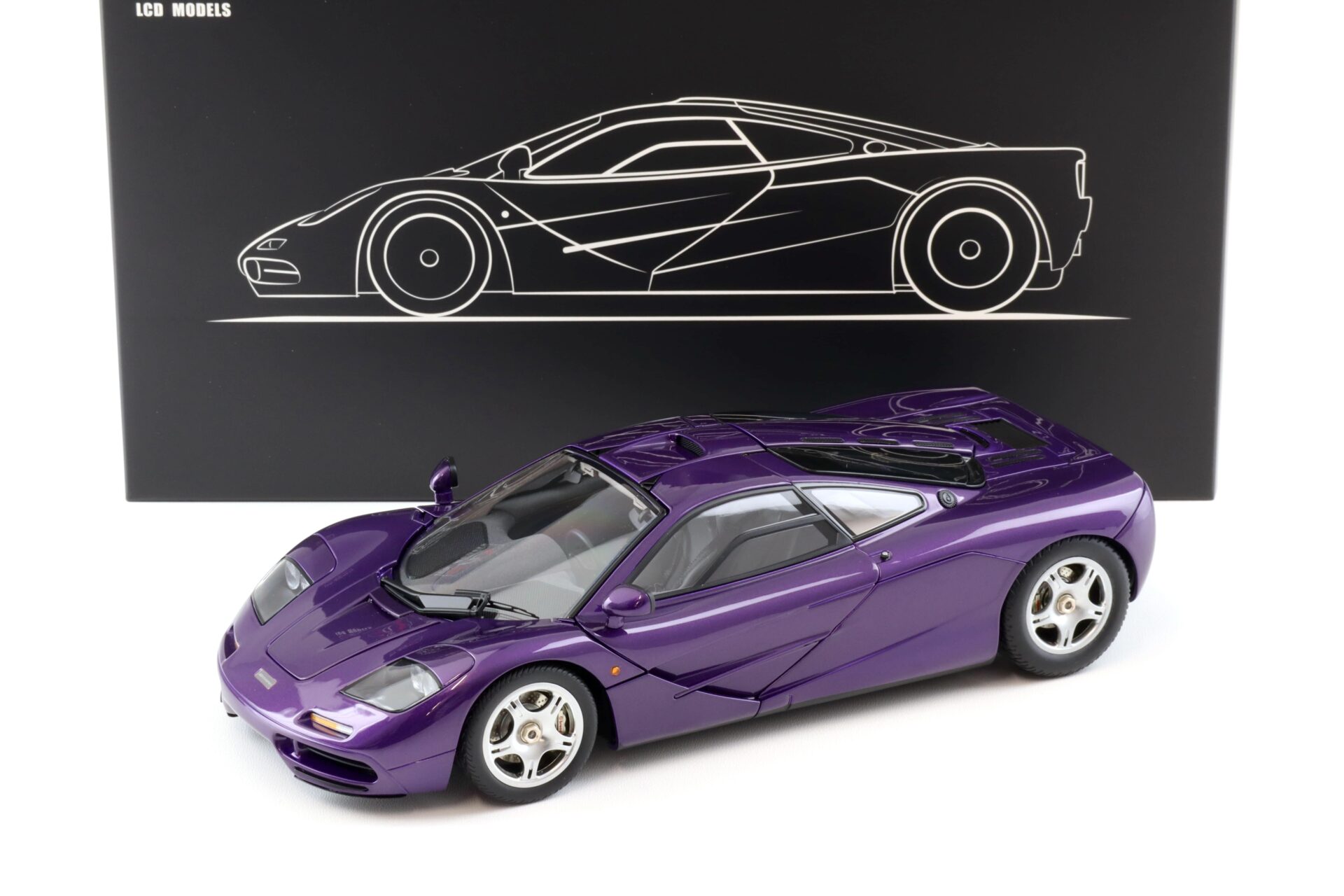1:18 LCD Models McLaren F1 Road Car purple metallic 1995 LCD18014-PU