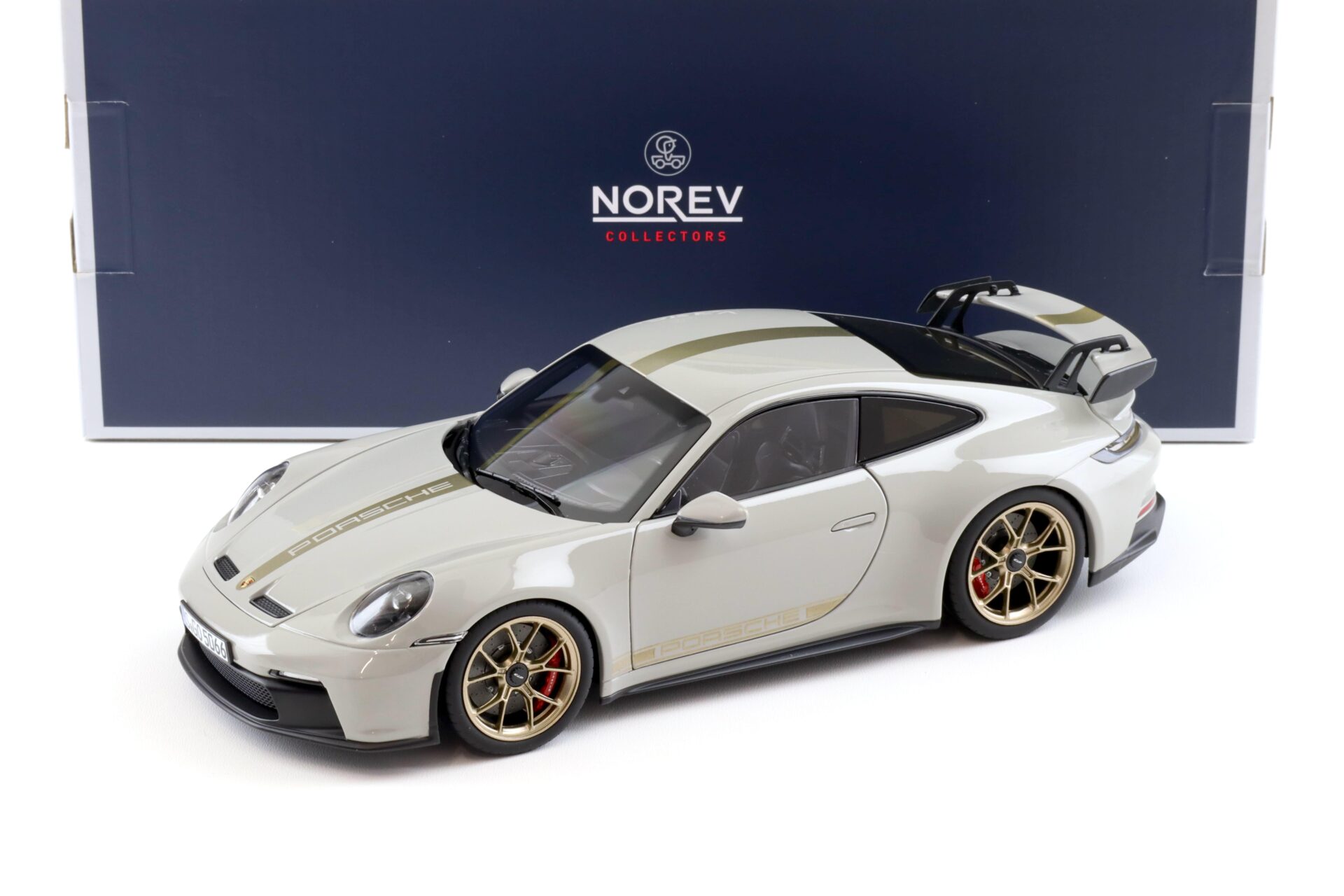 ID 98162 orig 1.jpg 1:18 Norev Porsche 911 (992) GT3 Coupe Kreide Chalk 2021 - Limited 504 pcs.