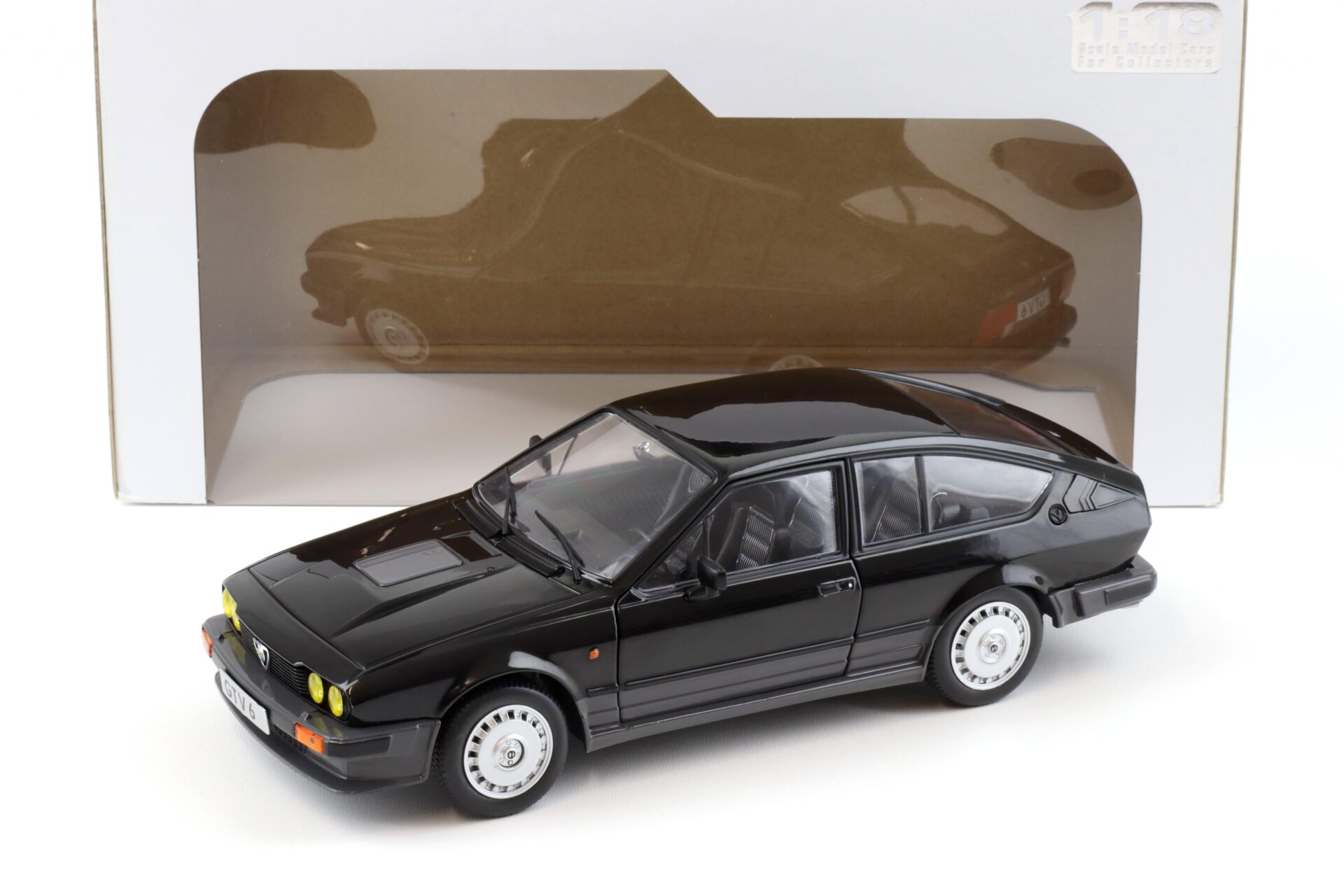 ID 99054 orig.jpg 1:18 Solido Alfa Romeo GTV 6 metallic black 1985