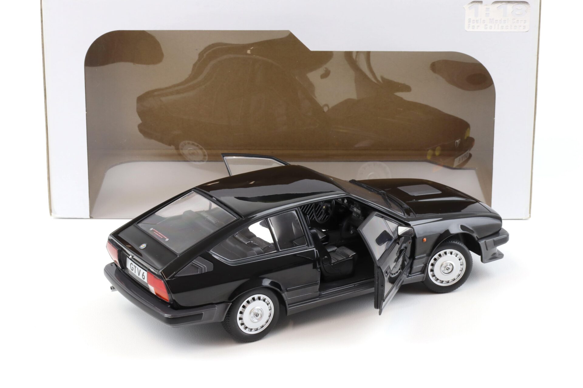 1:18 Solido Alfa Romeo GTV 6 metallic black 1985