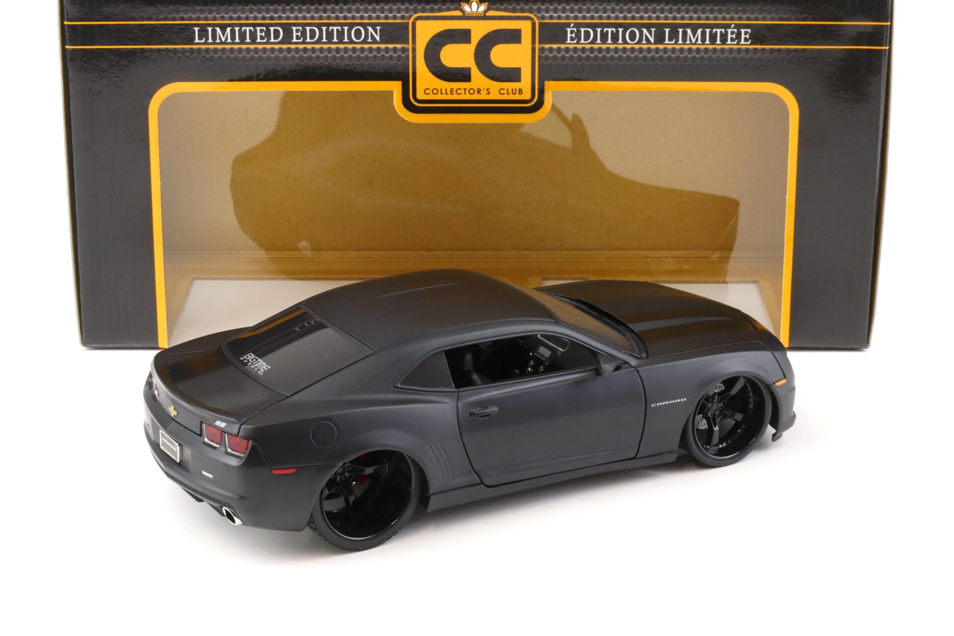 1:18 JADA Toys 2010 Chevrolet Camaro SS Coupe Collectors Club matt black
