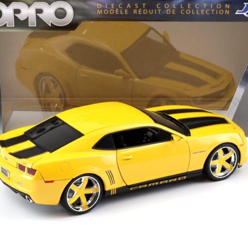 1:18 JADA Toys 2010 Chevrolet Camaro SS Coupe LOPRO metallic yellow/ black stripes - Image 3