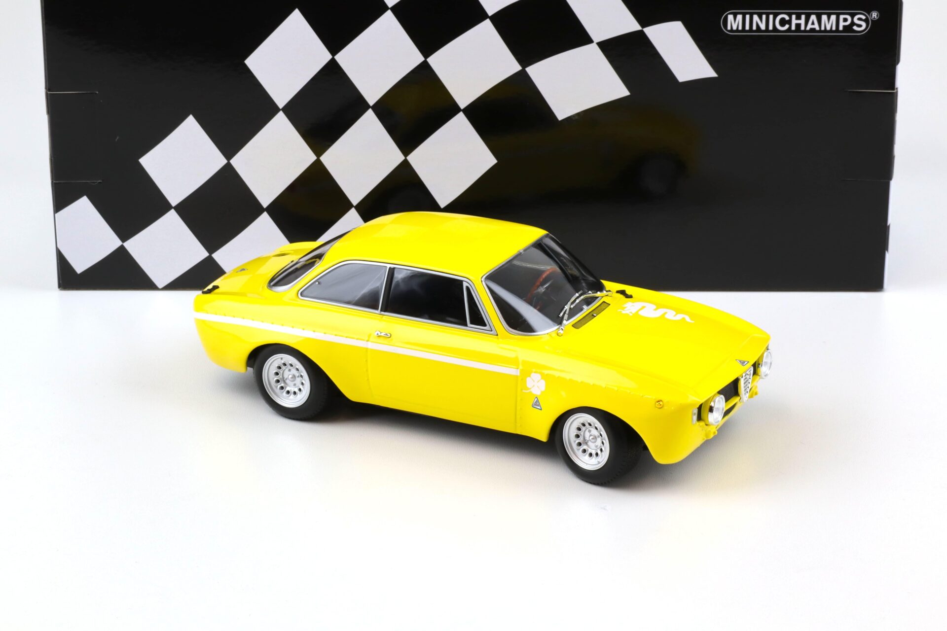 1:18 Minichamps Alfa Romeo GTA 1300 Junior 1971 yellow